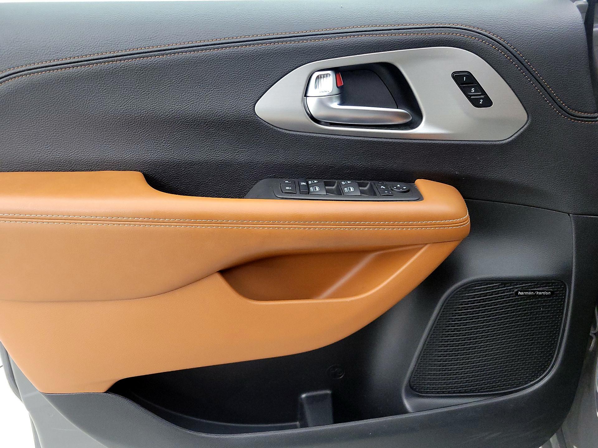 Thumbnail: 2024 Chrysler Pacifica - 12