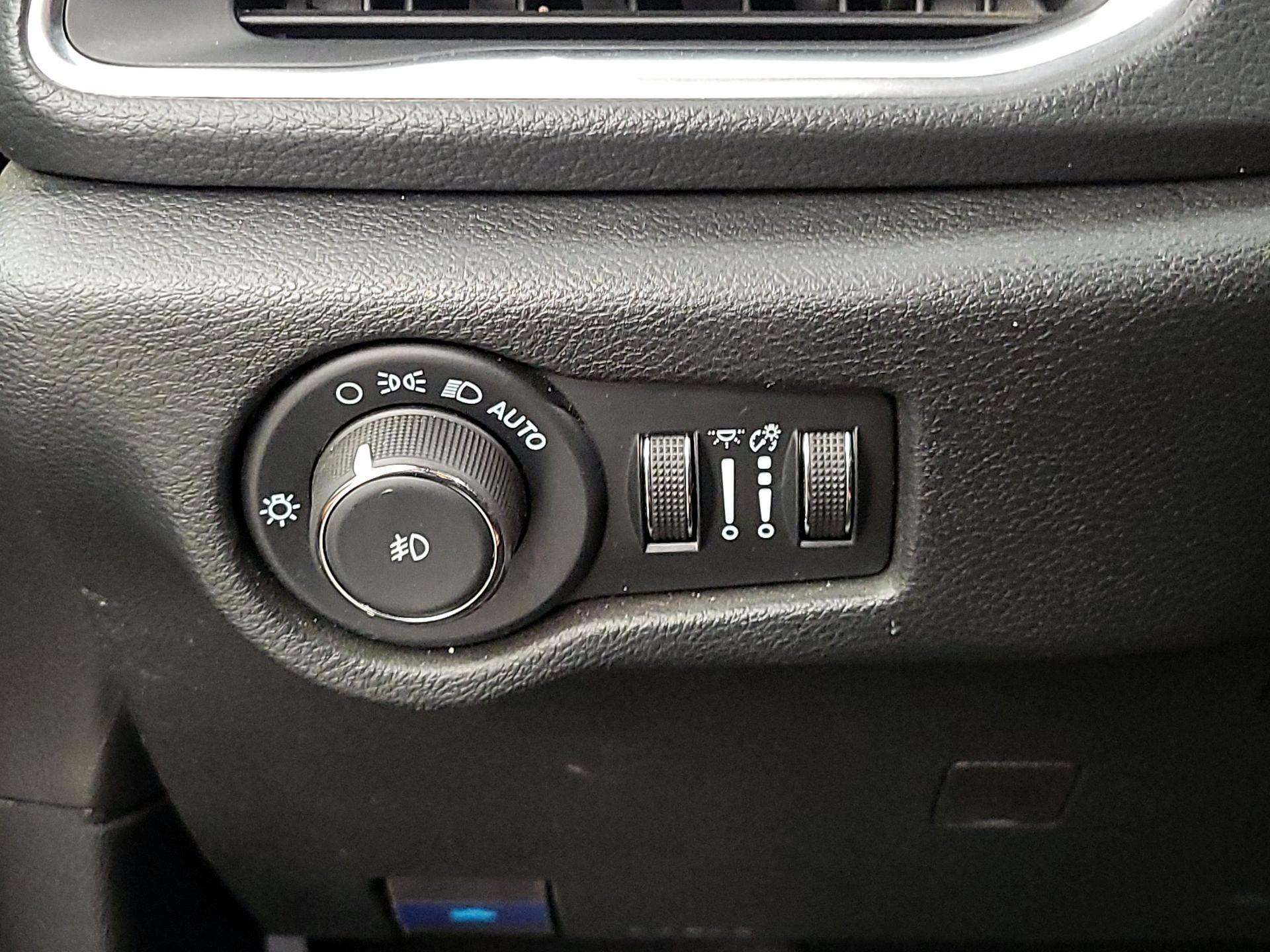 Thumbnail: 2024 Chrysler Pacifica - 13