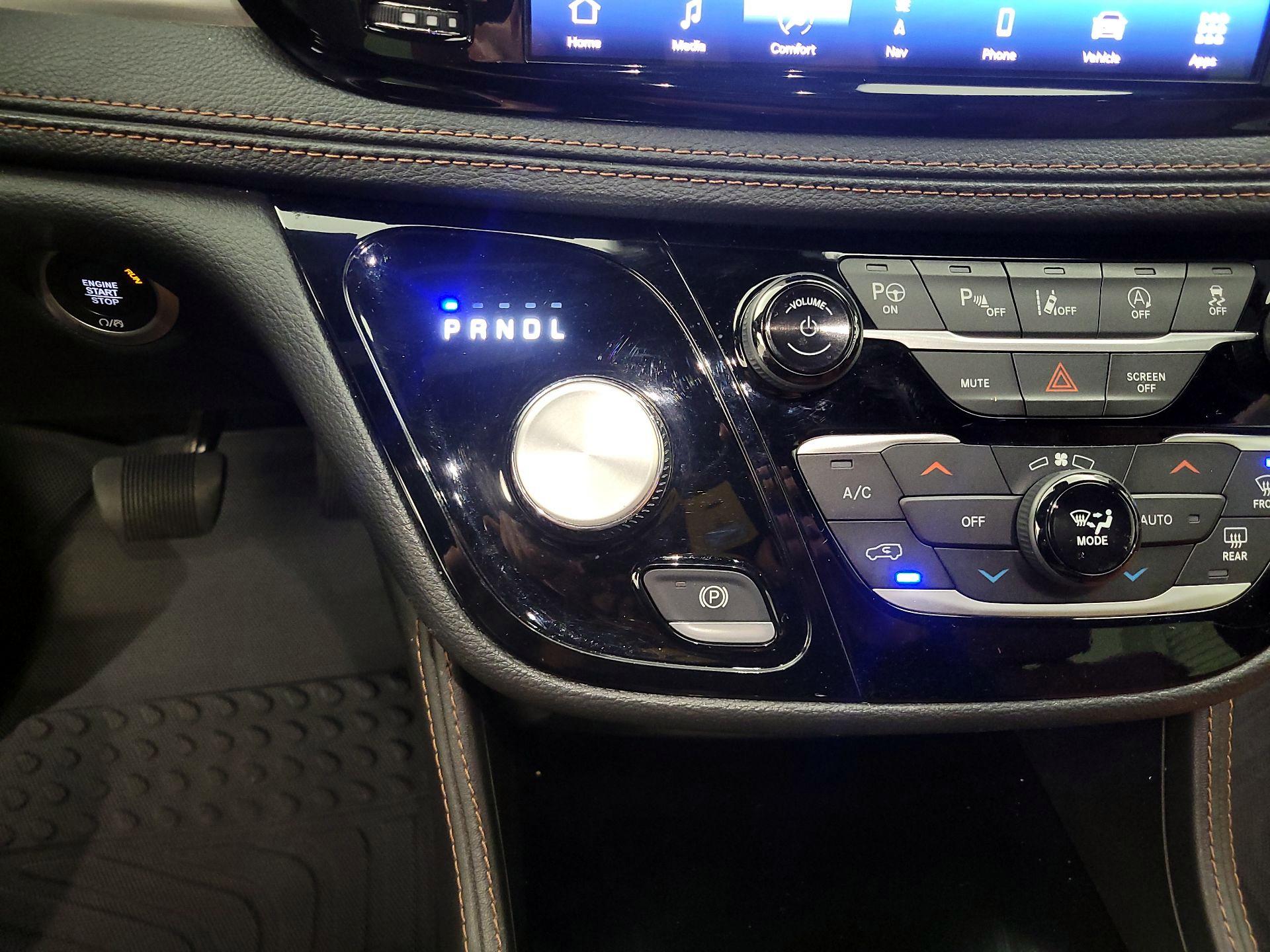 Thumbnail: 2024 Chrysler Pacifica - 17