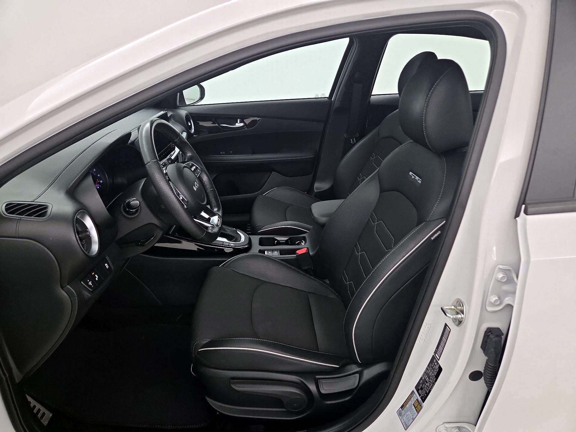 Thumbnail: 2024 Kia Forte - 11