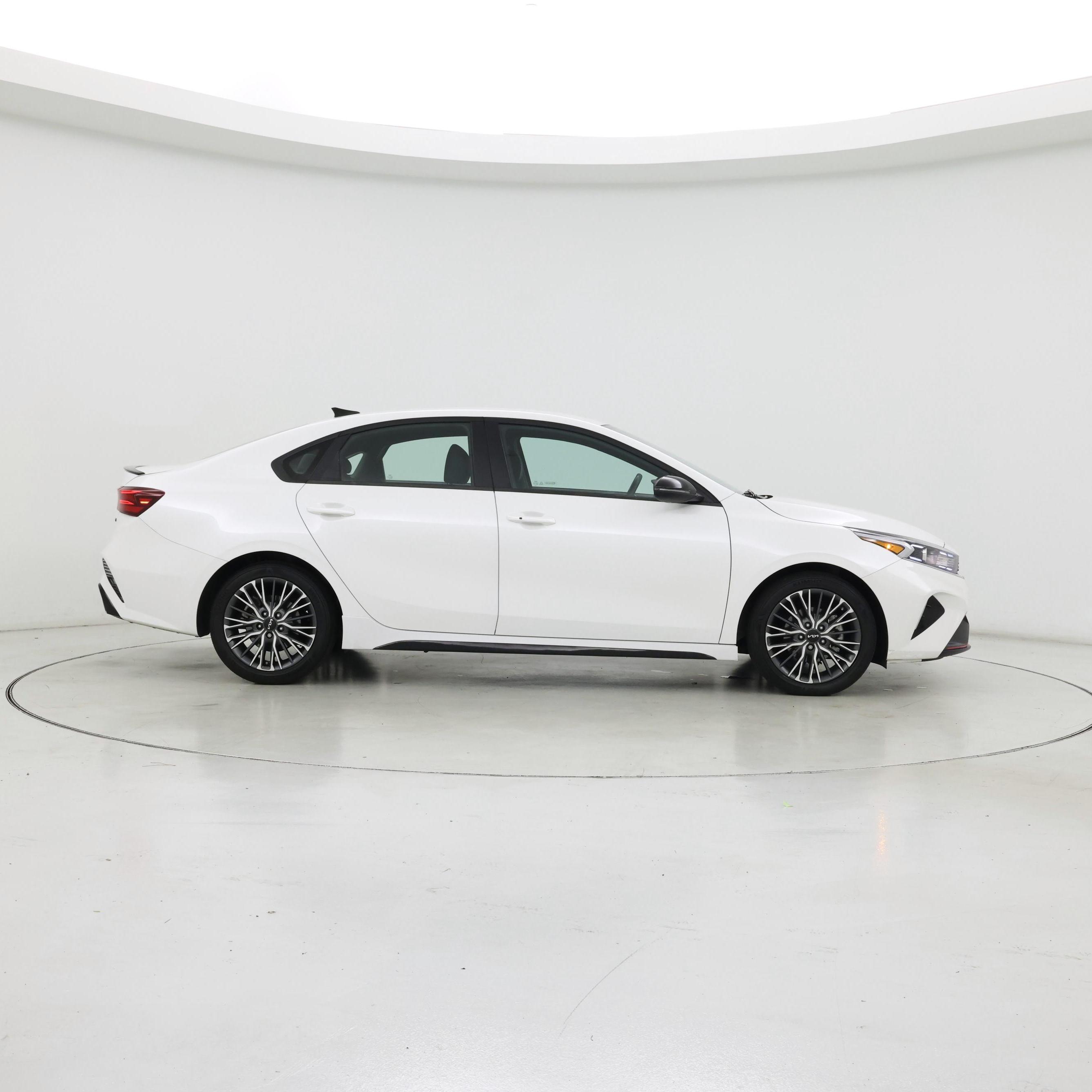 Thumbnail: 2024 Kia Forte - 7