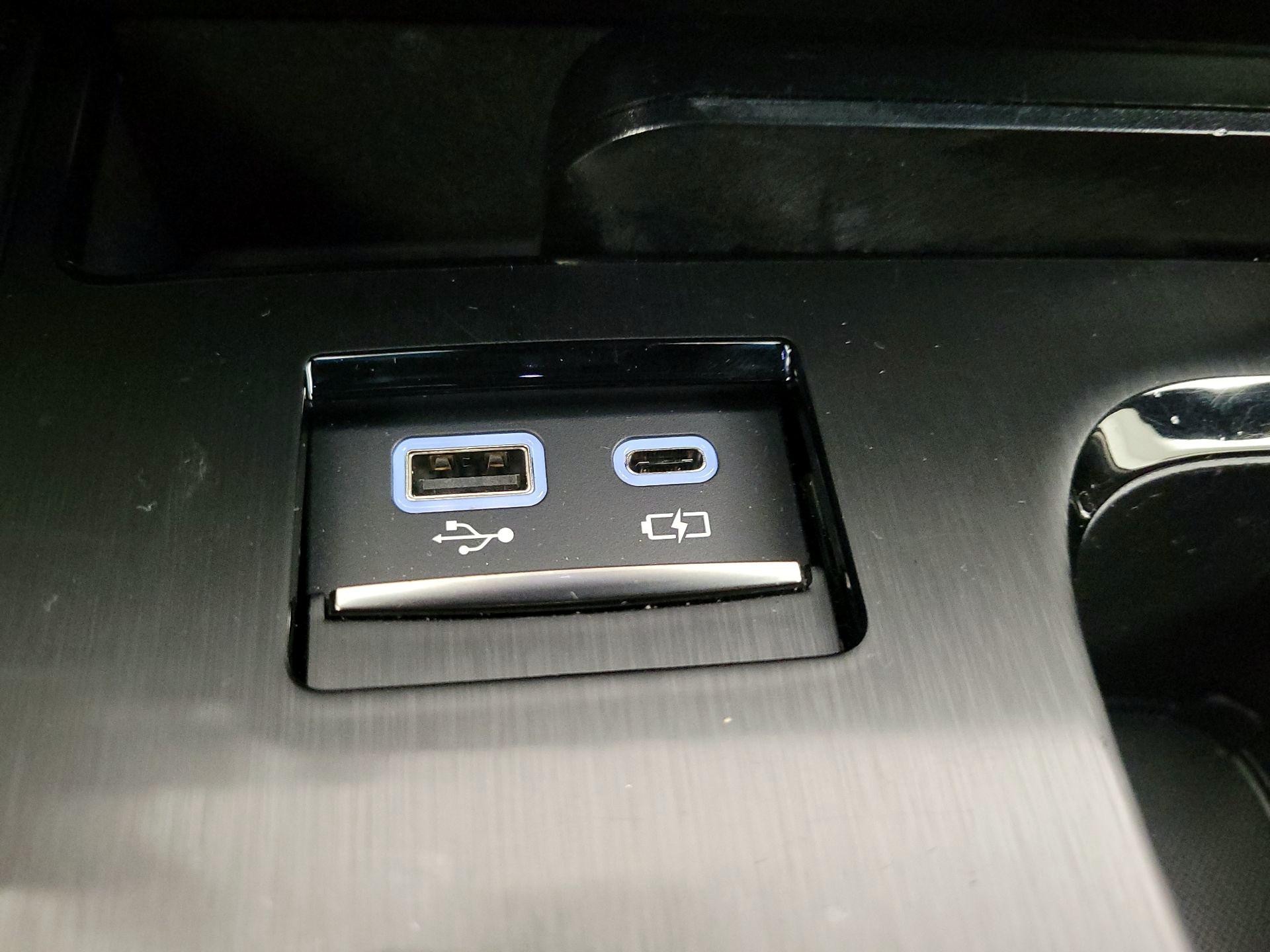 Thumbnail: 2023 Lexus ES - 18