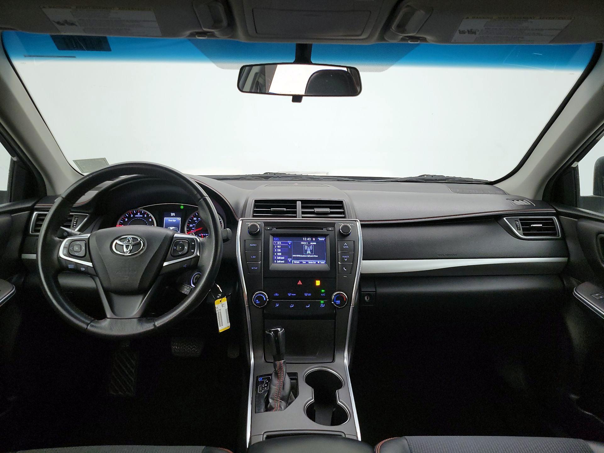 Thumbnail: 2017 Toyota Camry - 9