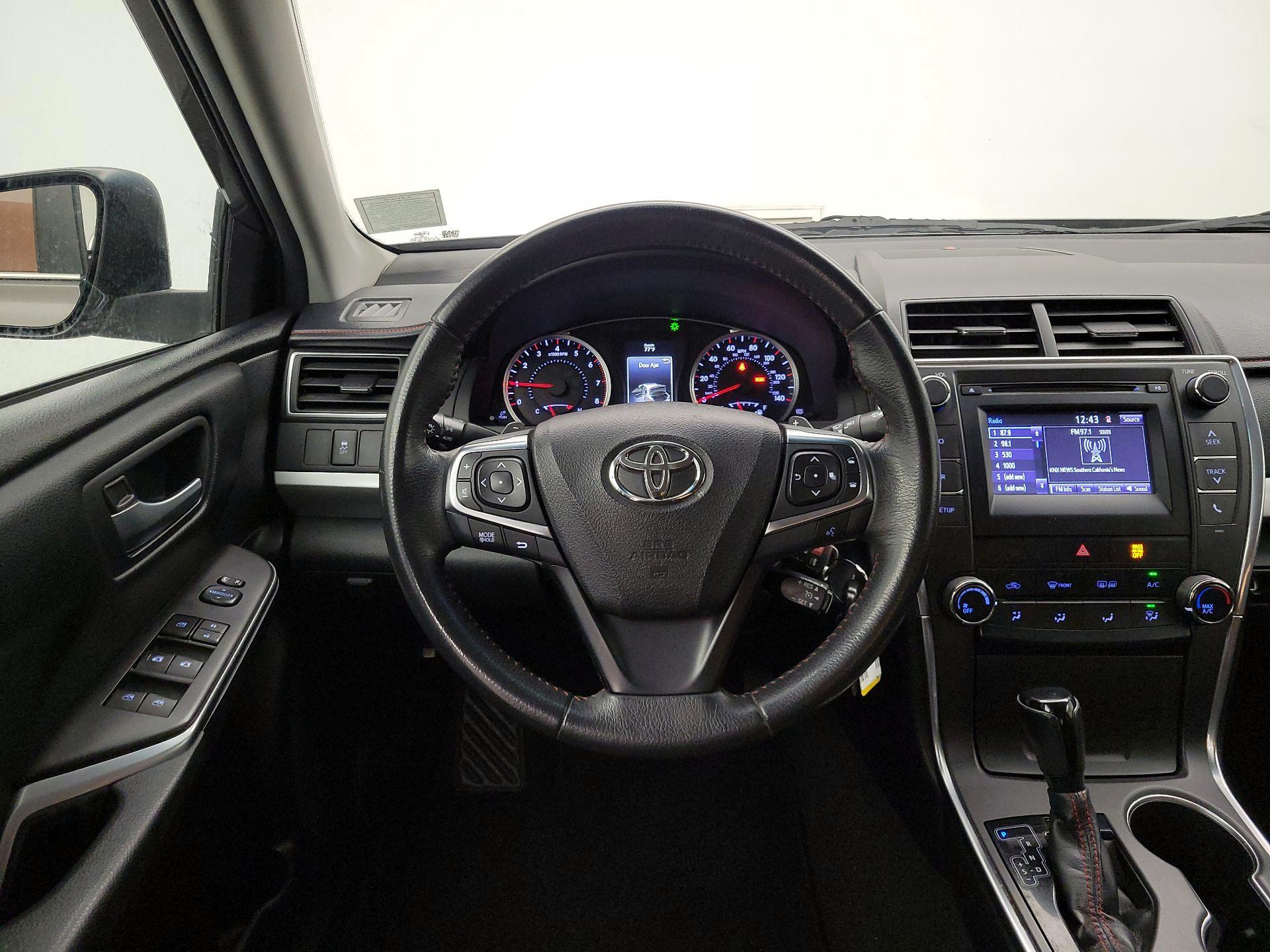 Thumbnail: 2017 Toyota Camry - 10