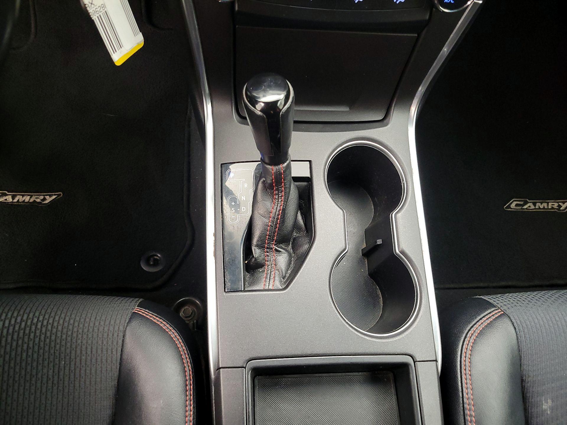 Thumbnail: 2017 Toyota Camry - 17