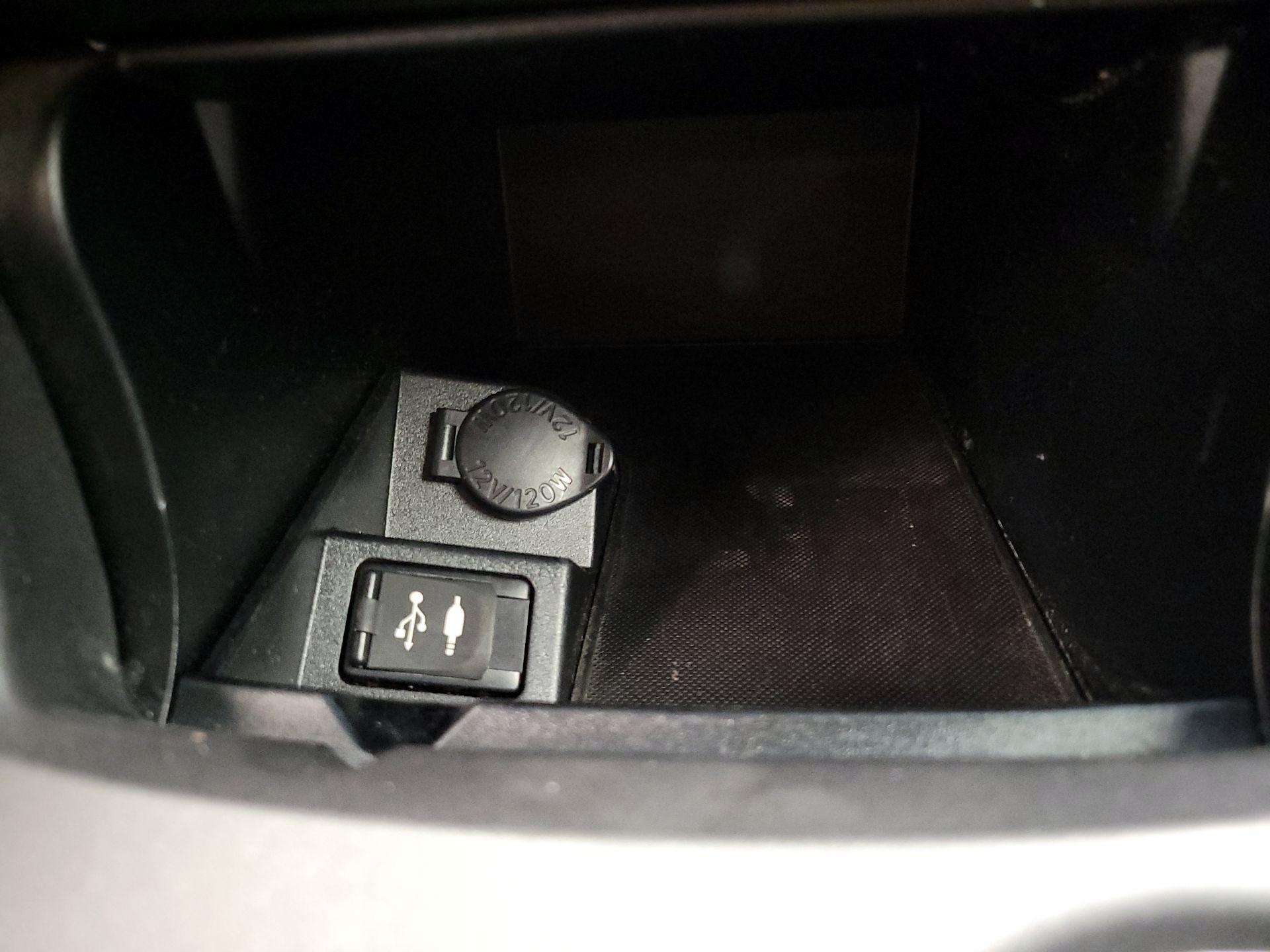 Thumbnail: 2017 Toyota Camry - 18