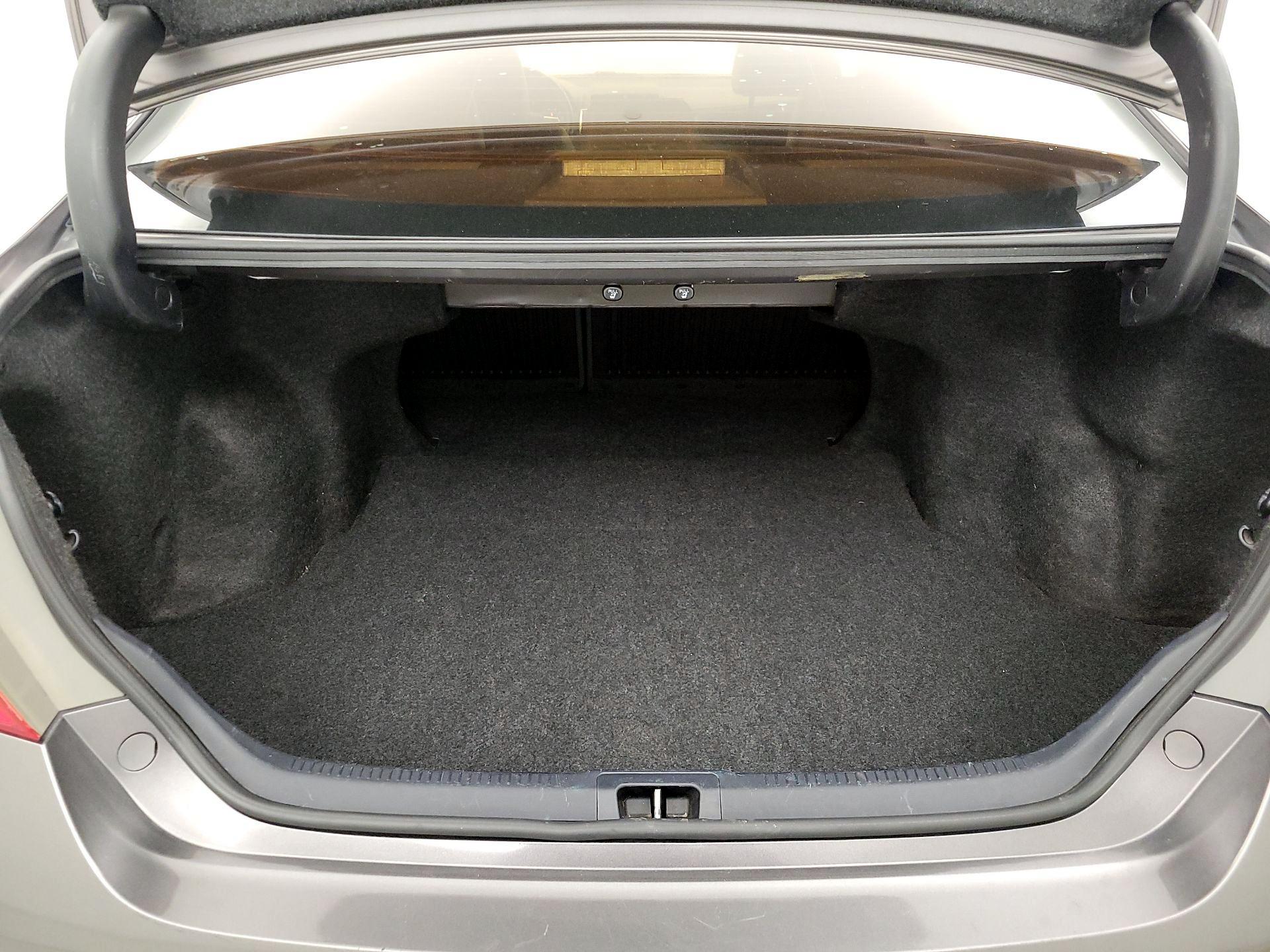 Thumbnail: 2017 Toyota Camry - 20