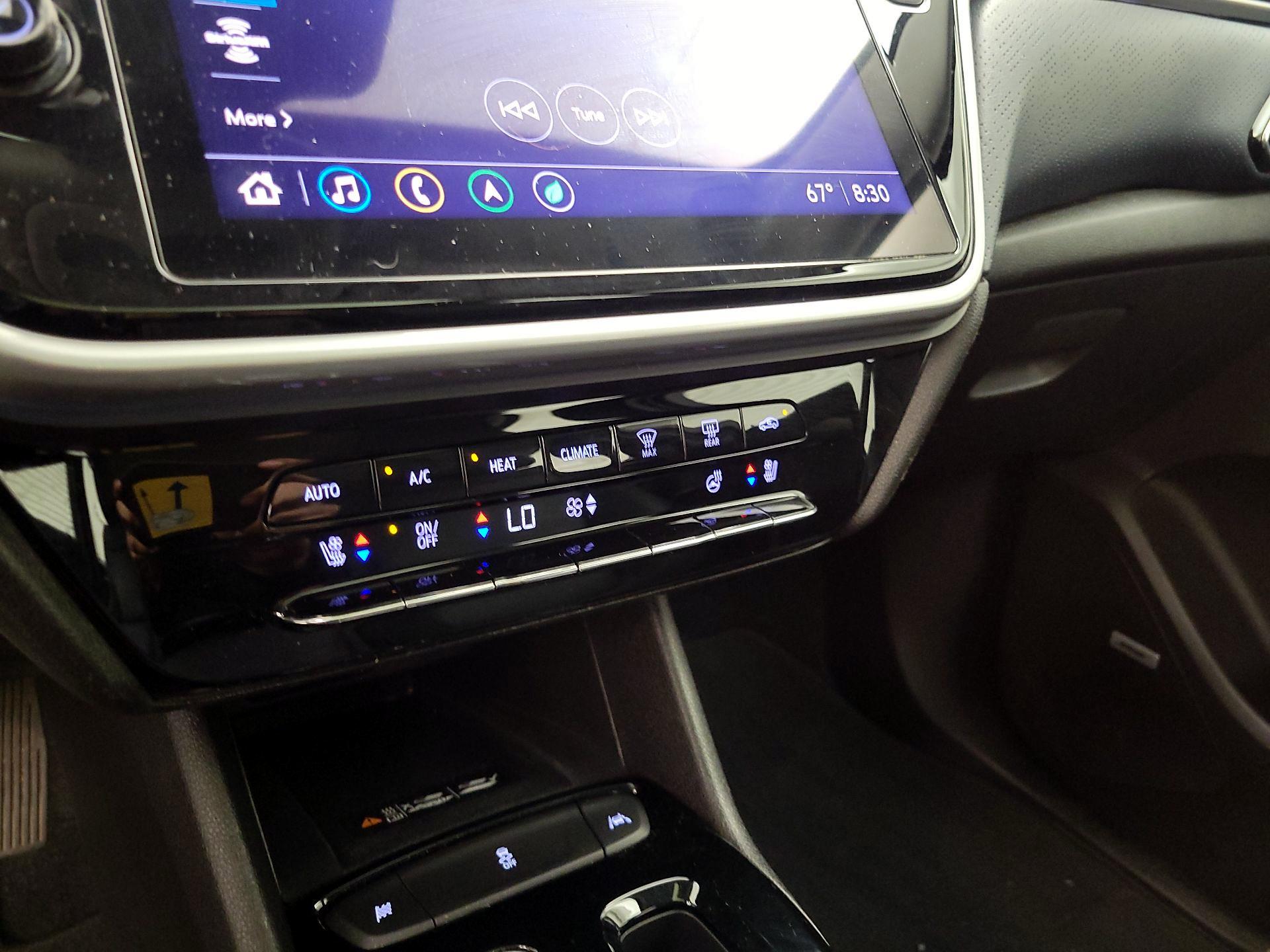 Thumbnail: 2022 Chevrolet Bolt EUV - 16