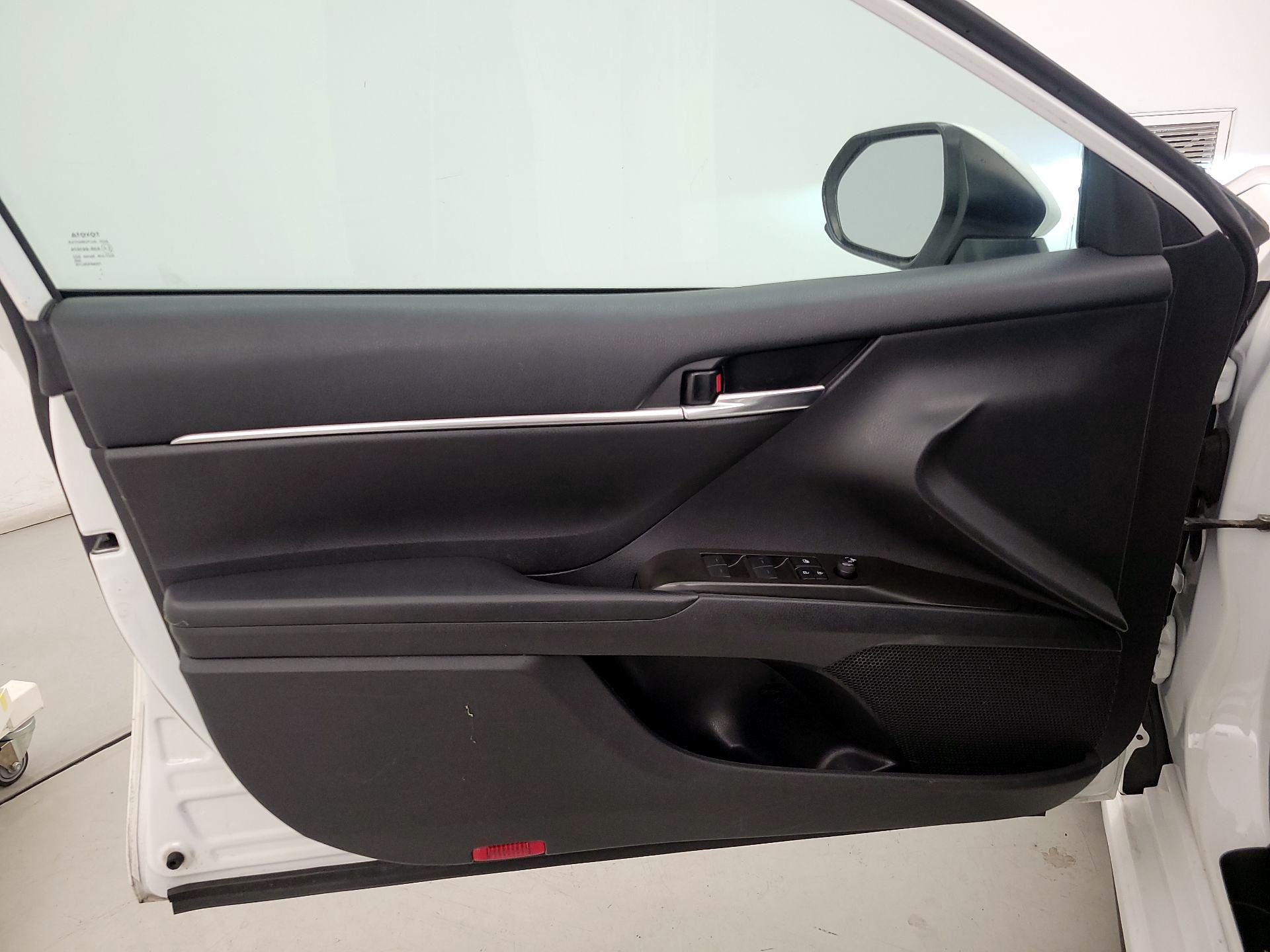 Thumbnail: 2021 Toyota Camry - 12