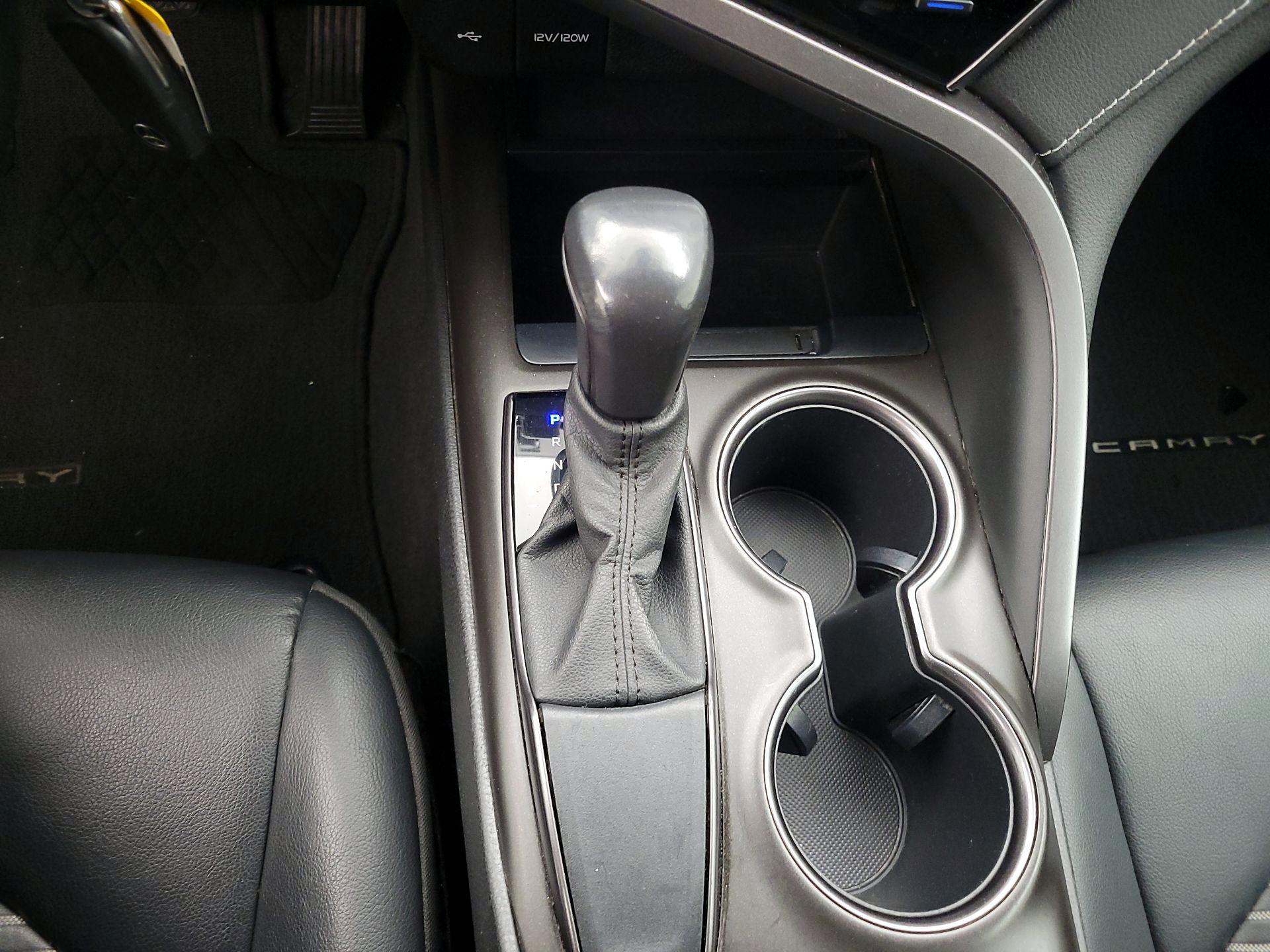 Thumbnail: 2021 Toyota Camry - 17