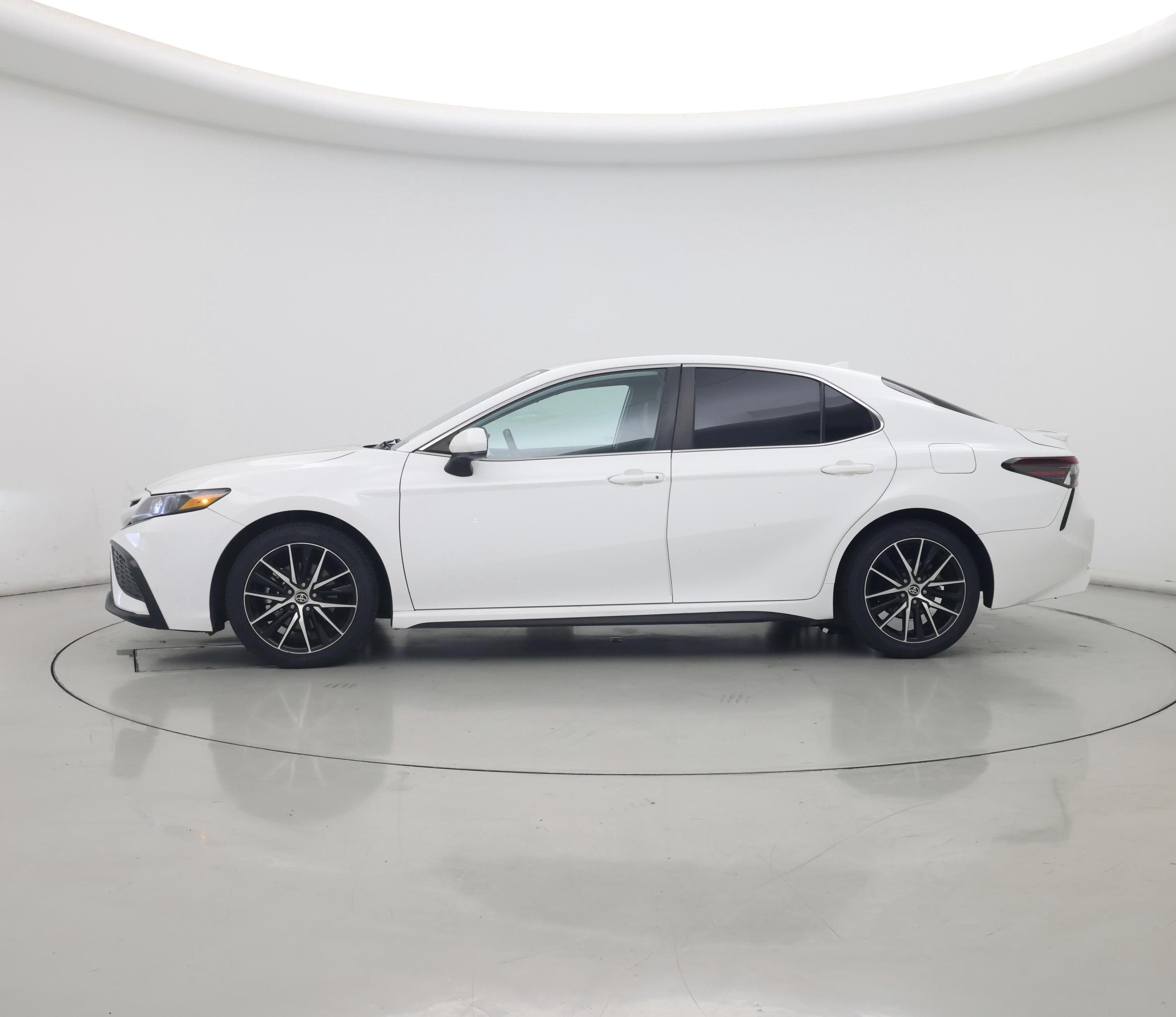 Thumbnail: 2021 Toyota Camry - 3