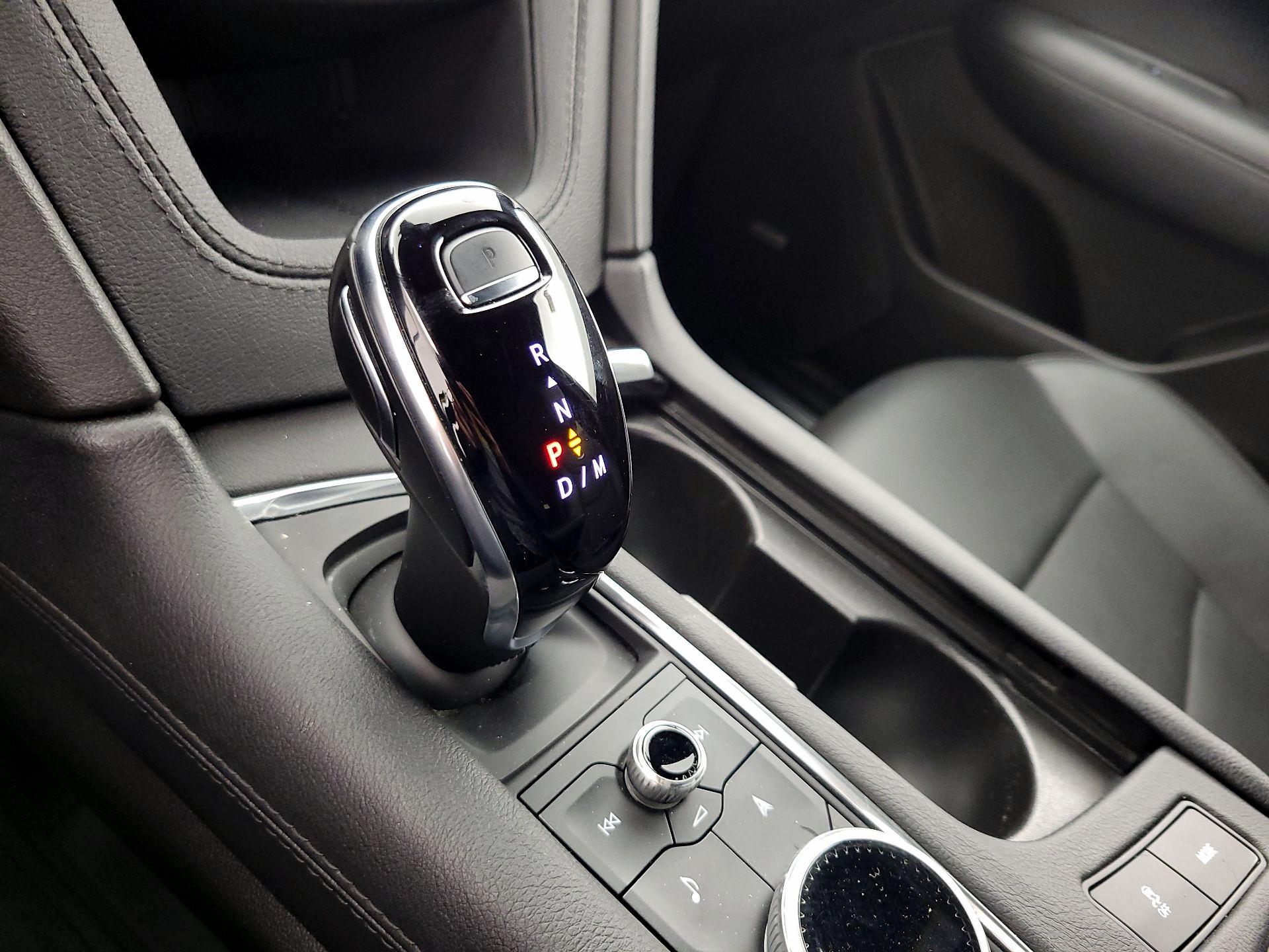 Thumbnail: 2025 Cadillac XT5 - 17