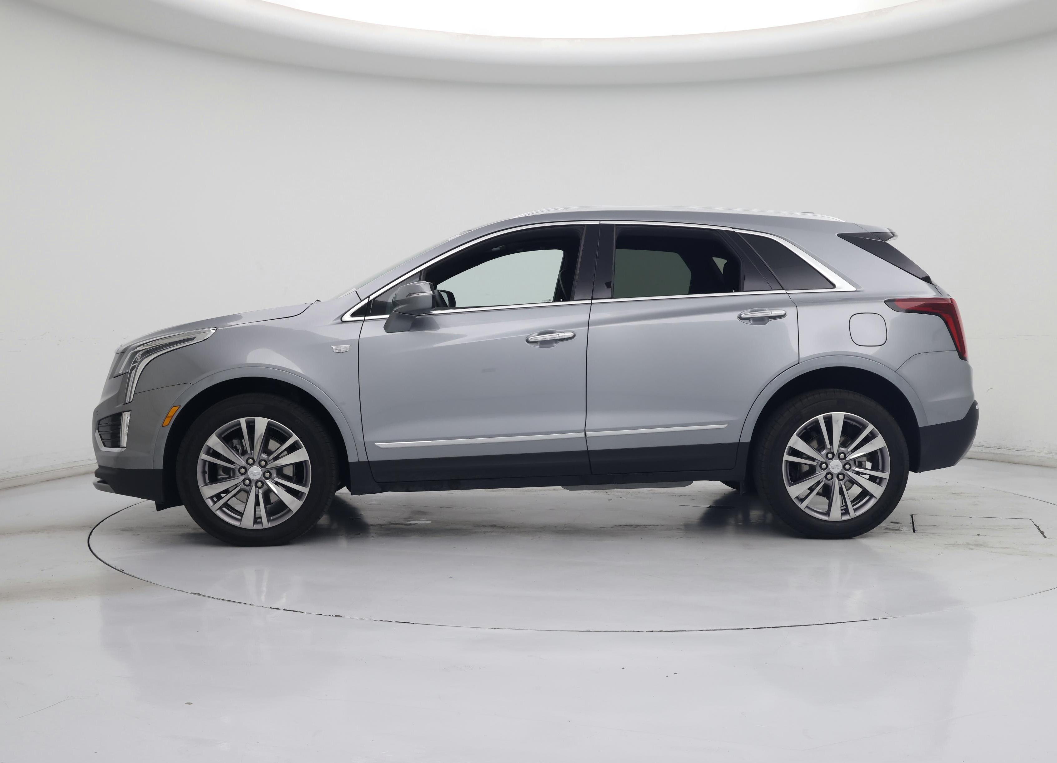 Thumbnail: 2025 Cadillac XT5 - 3