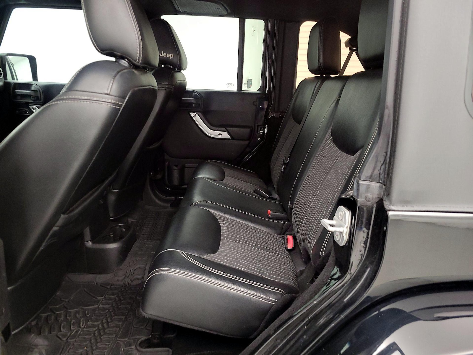 2015 Jeep Wrangler Unlimited Sport - Photo 18