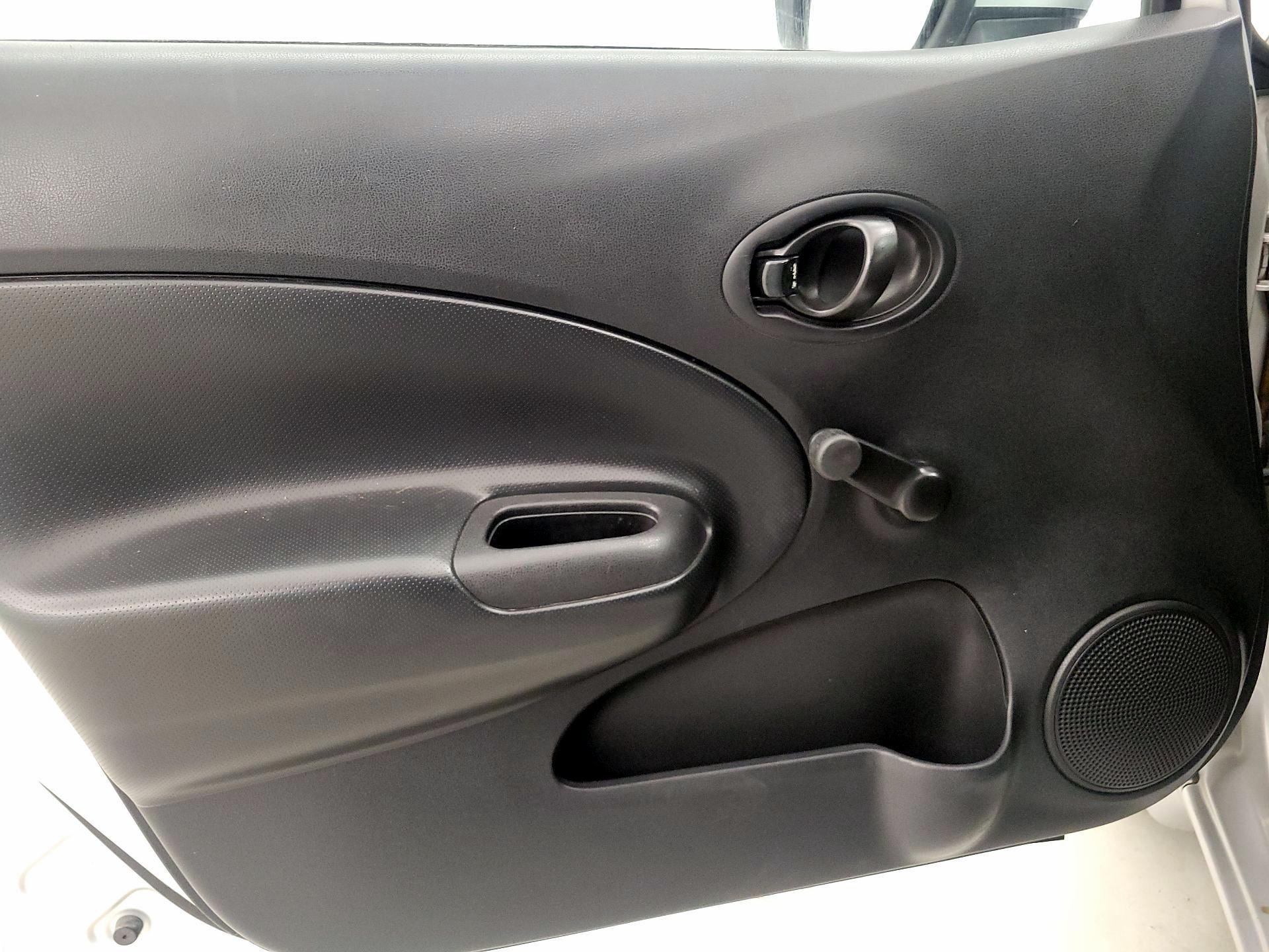 Thumbnail: 2015 Nissan Versa Note - 12