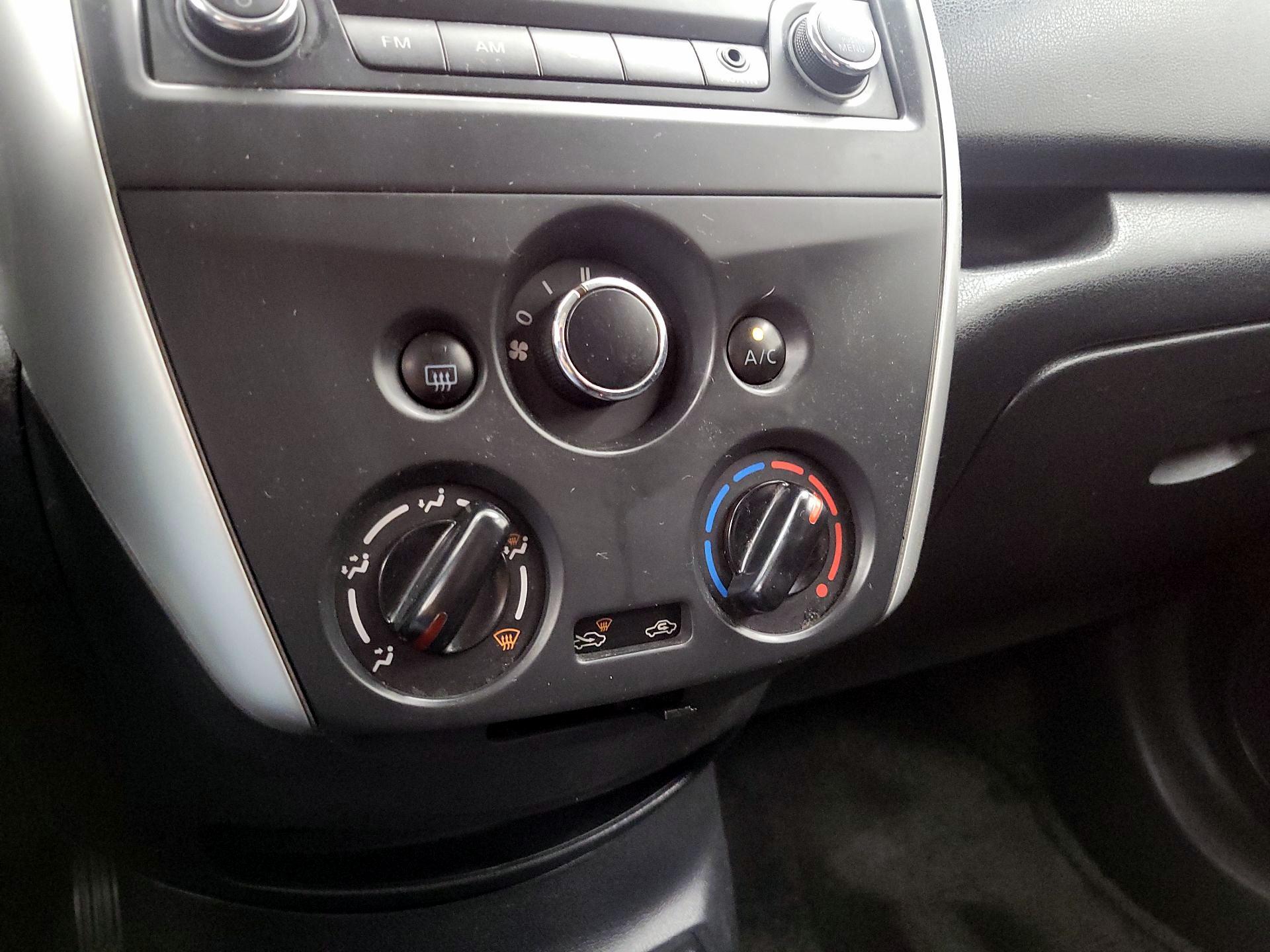 Thumbnail: 2015 Nissan Versa Note - 15