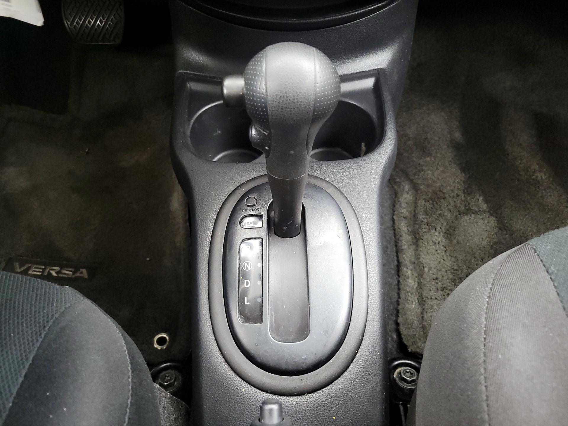 Thumbnail: 2015 Nissan Versa Note - 16