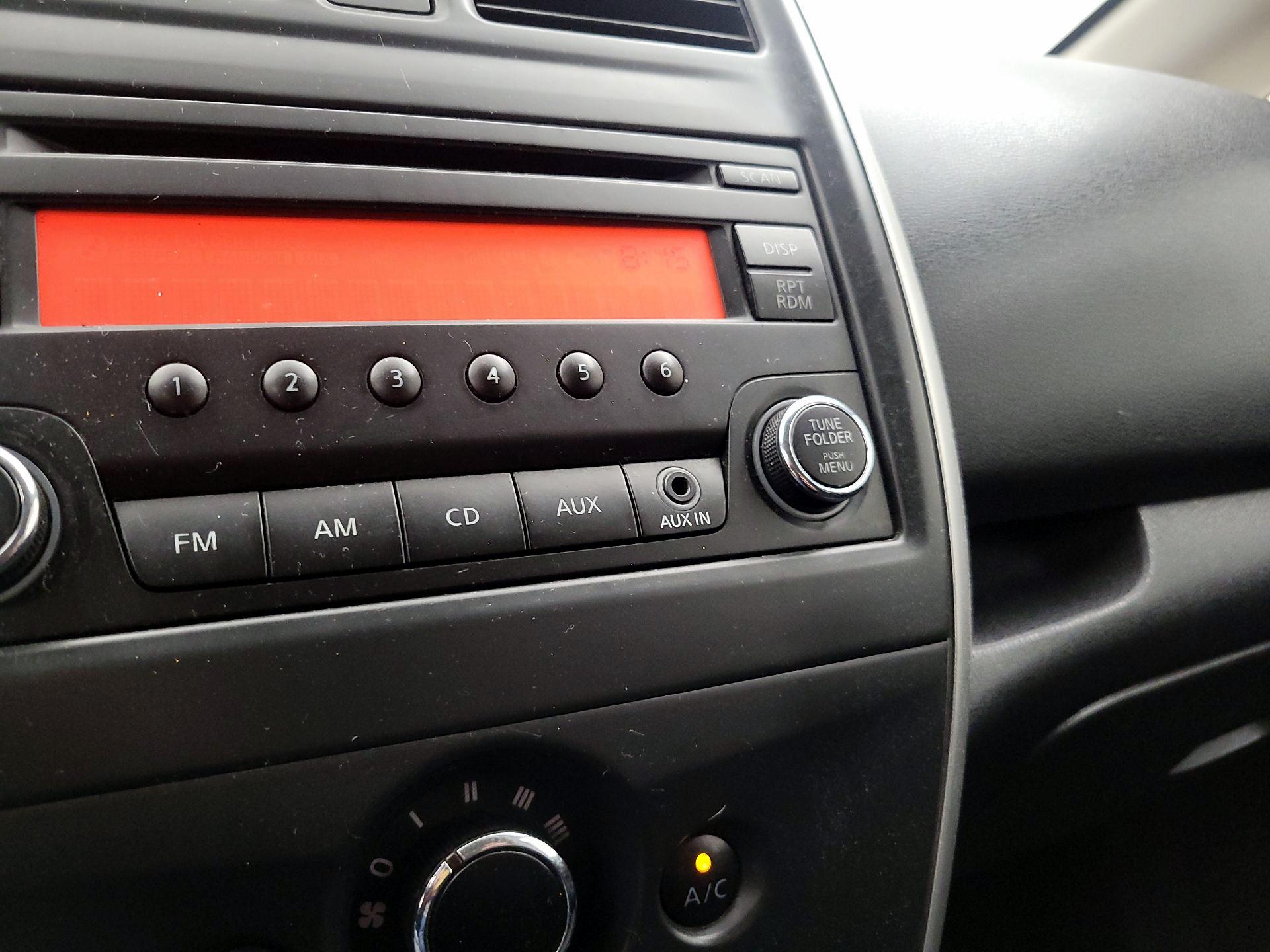 Thumbnail: 2015 Nissan Versa Note - 17