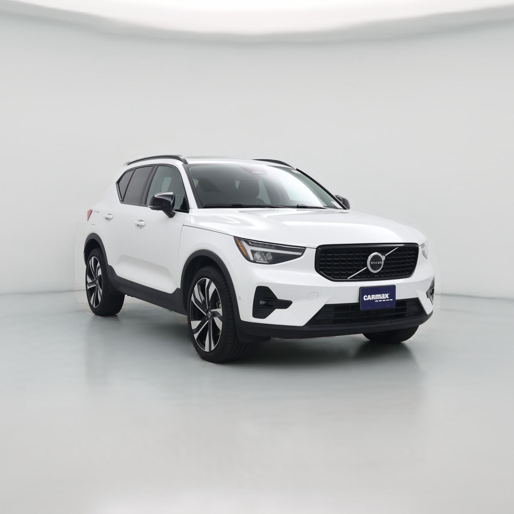 Thumbnail: 2025 Volvo XC40 - 1