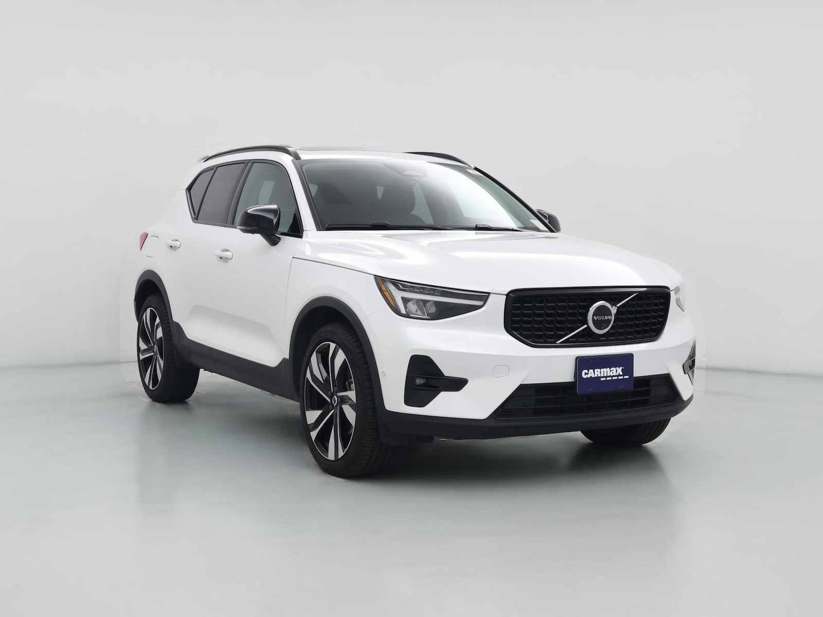 2025 Volvo XC40 Plus
