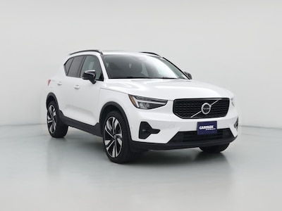 2025 Volvo XC40 B5 Plus Dark Theme