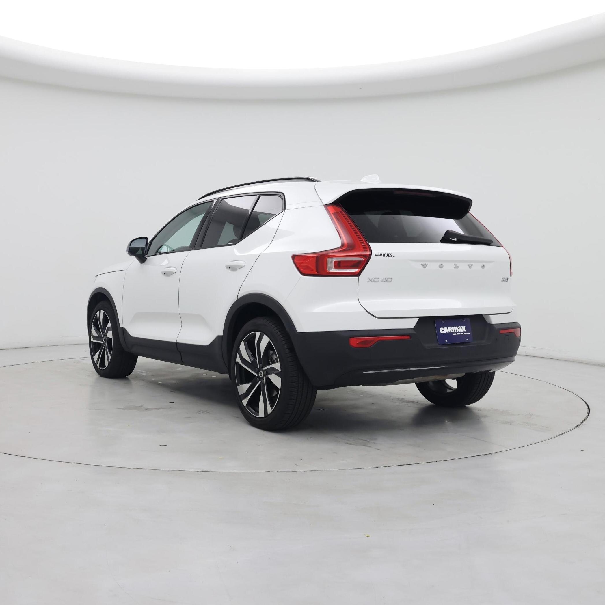 Thumbnail: 2025 Volvo XC40 - 2