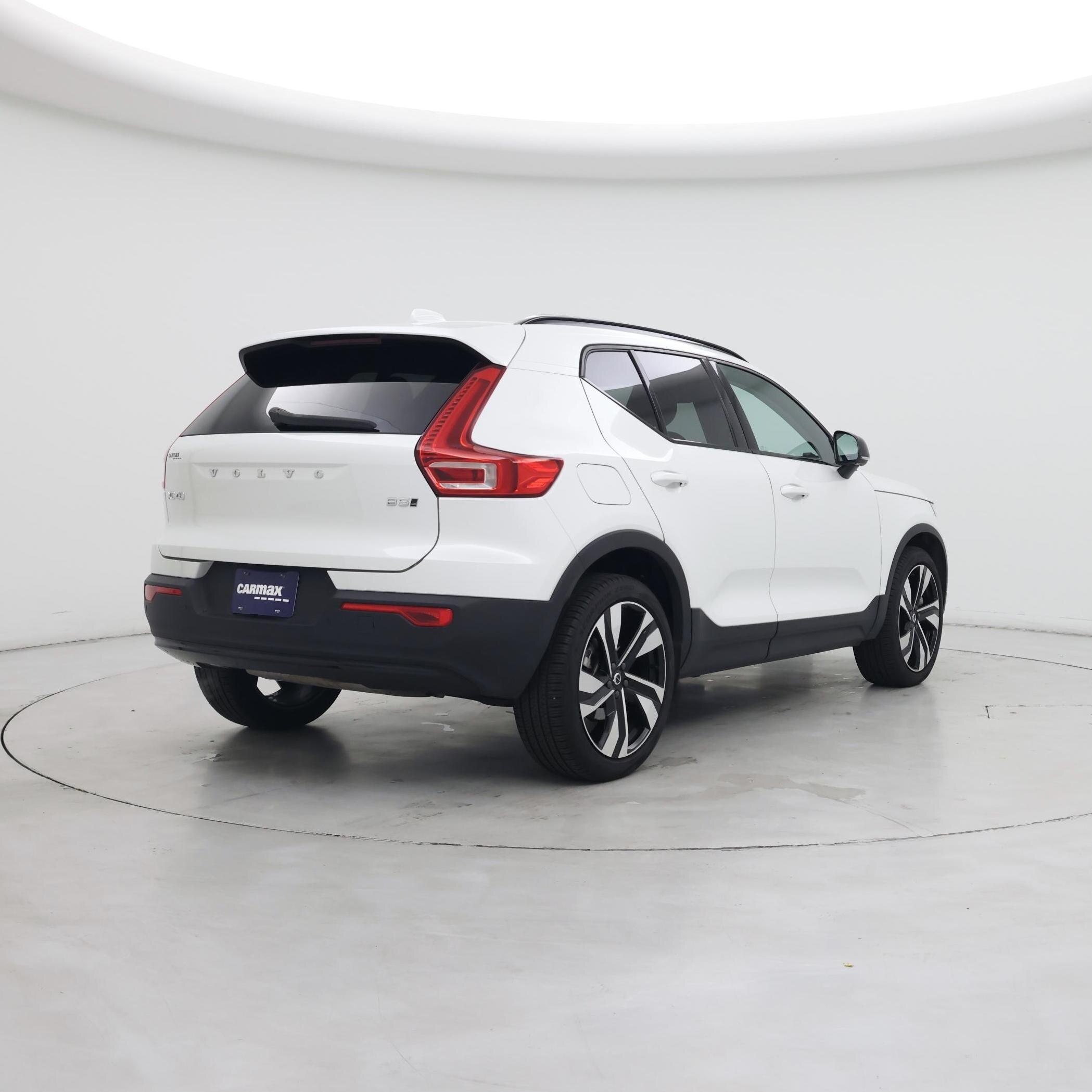 Thumbnail: 2025 Volvo XC40 - 8
