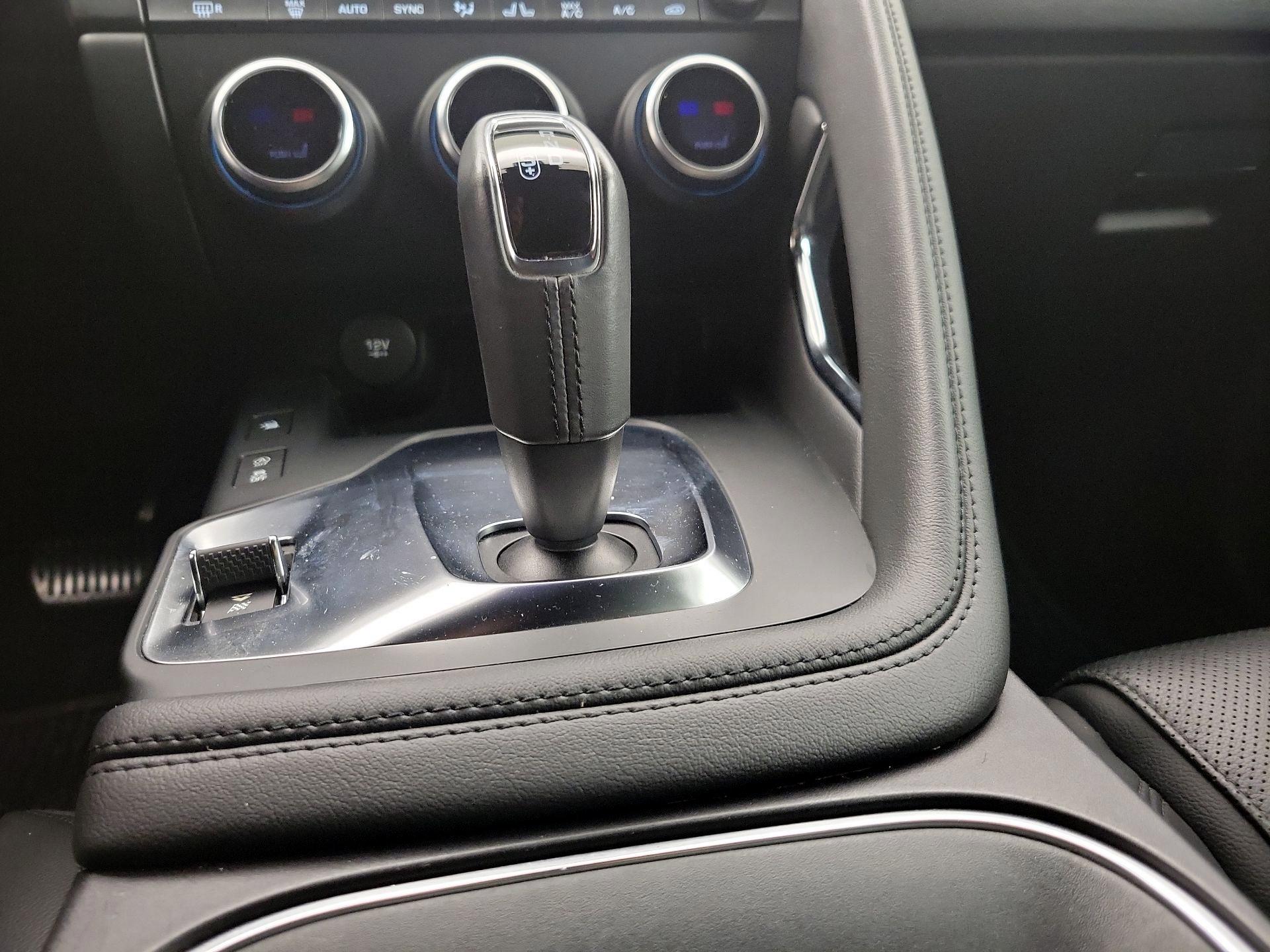 Thumbnail: 2019 Jaguar E-Pace - 18