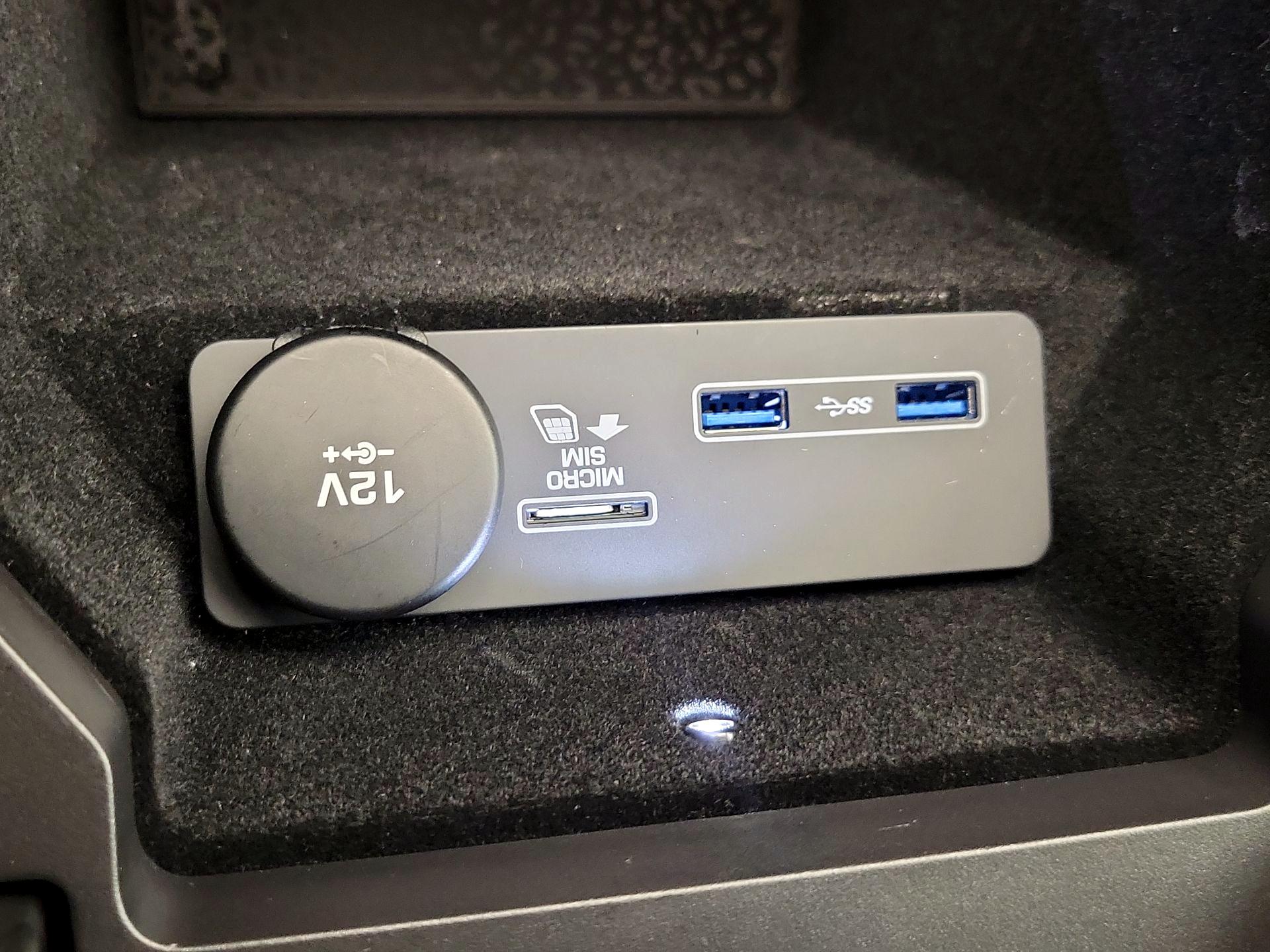 Thumbnail: 2019 Jaguar E-Pace - 19