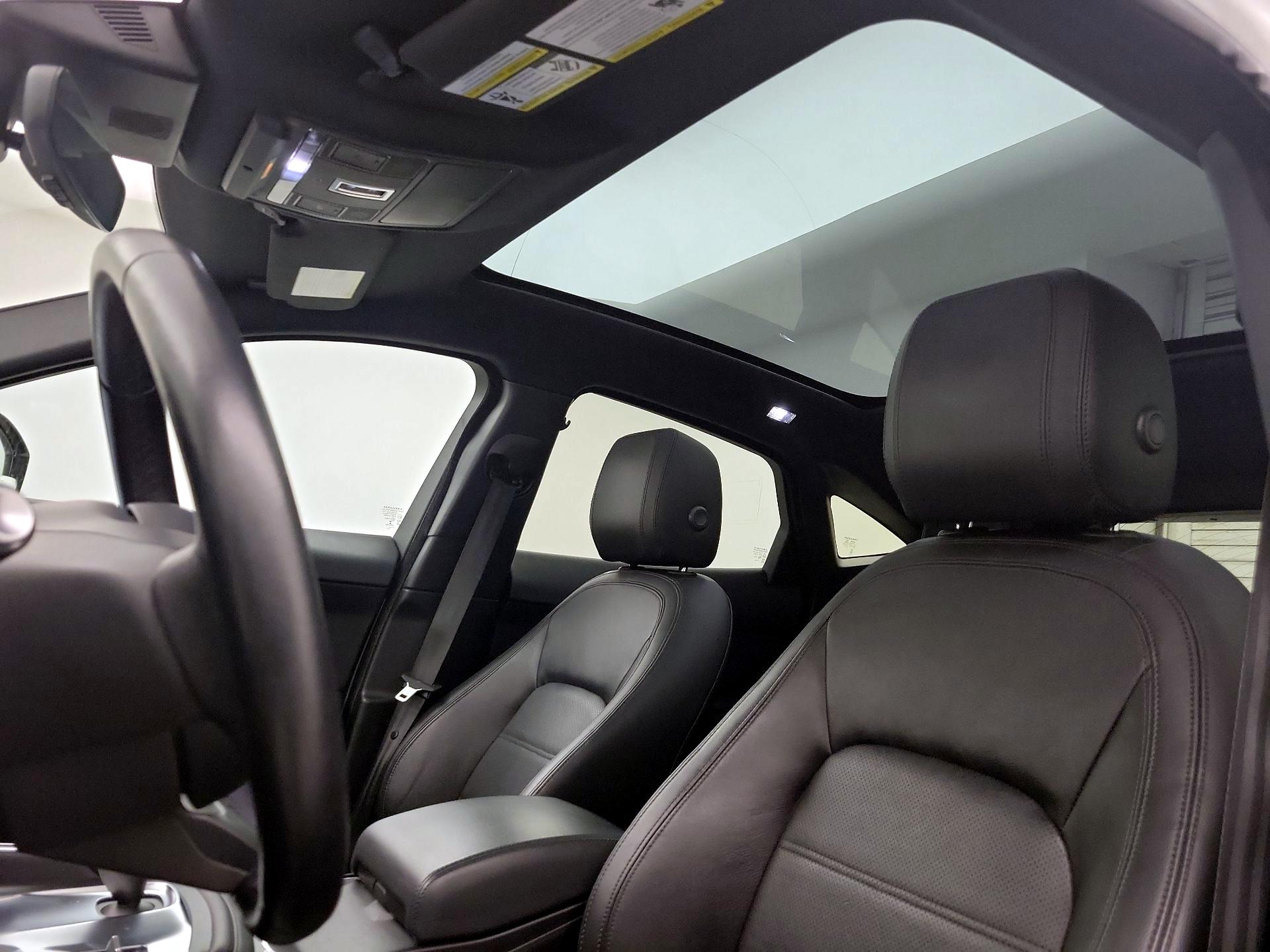 Thumbnail: 2019 Jaguar E-Pace - 20