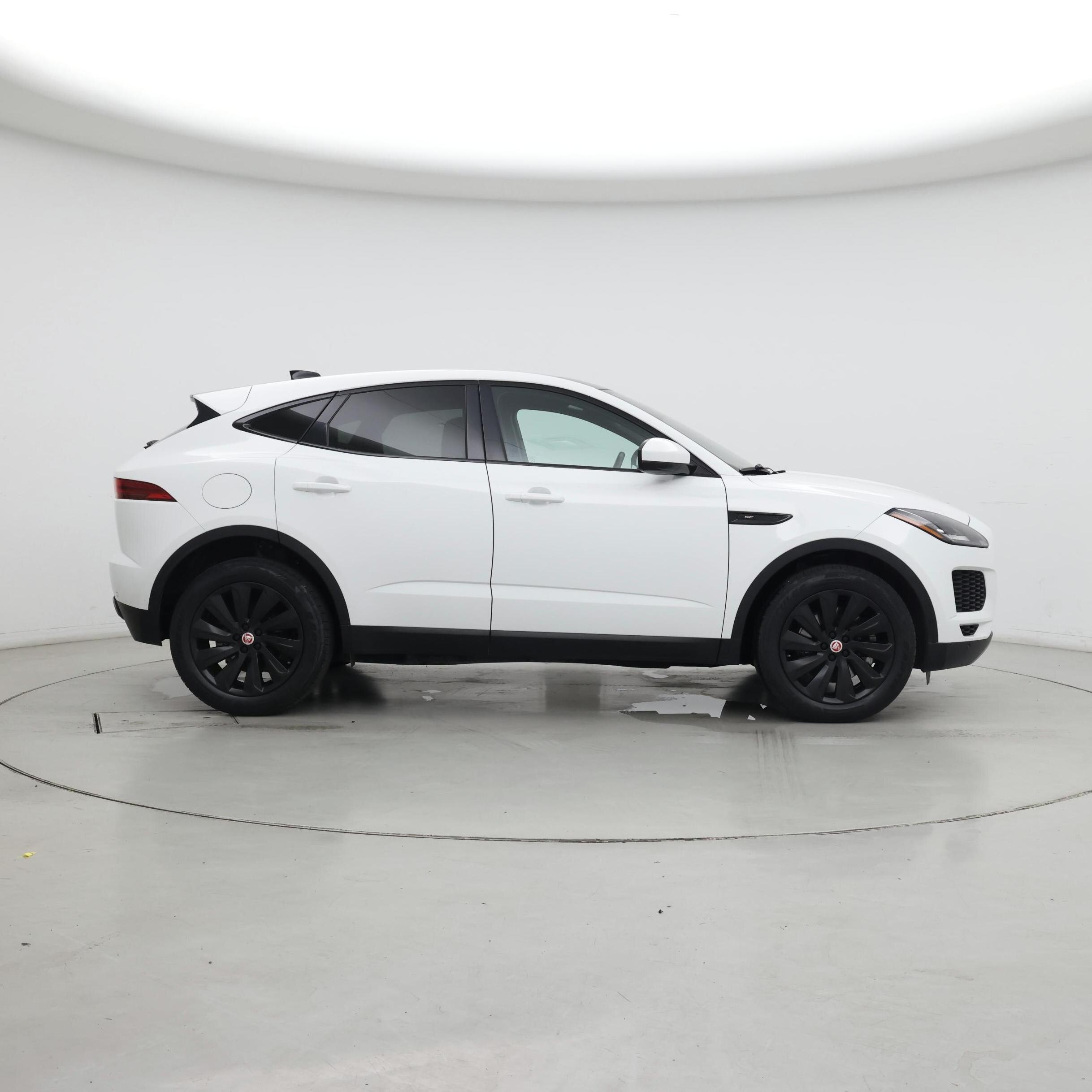 Thumbnail: 2019 Jaguar E-Pace - 7