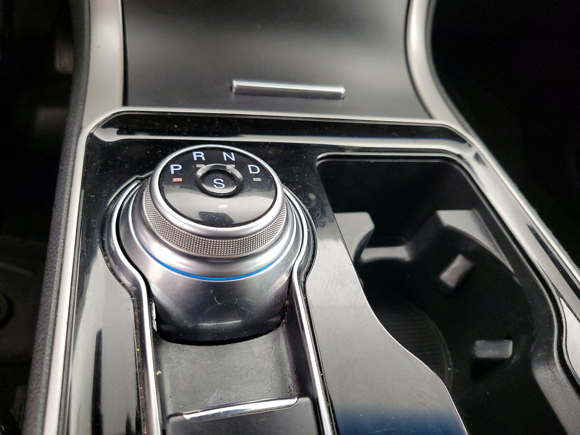 Thumbnail: 2020 Ford Edge - 17