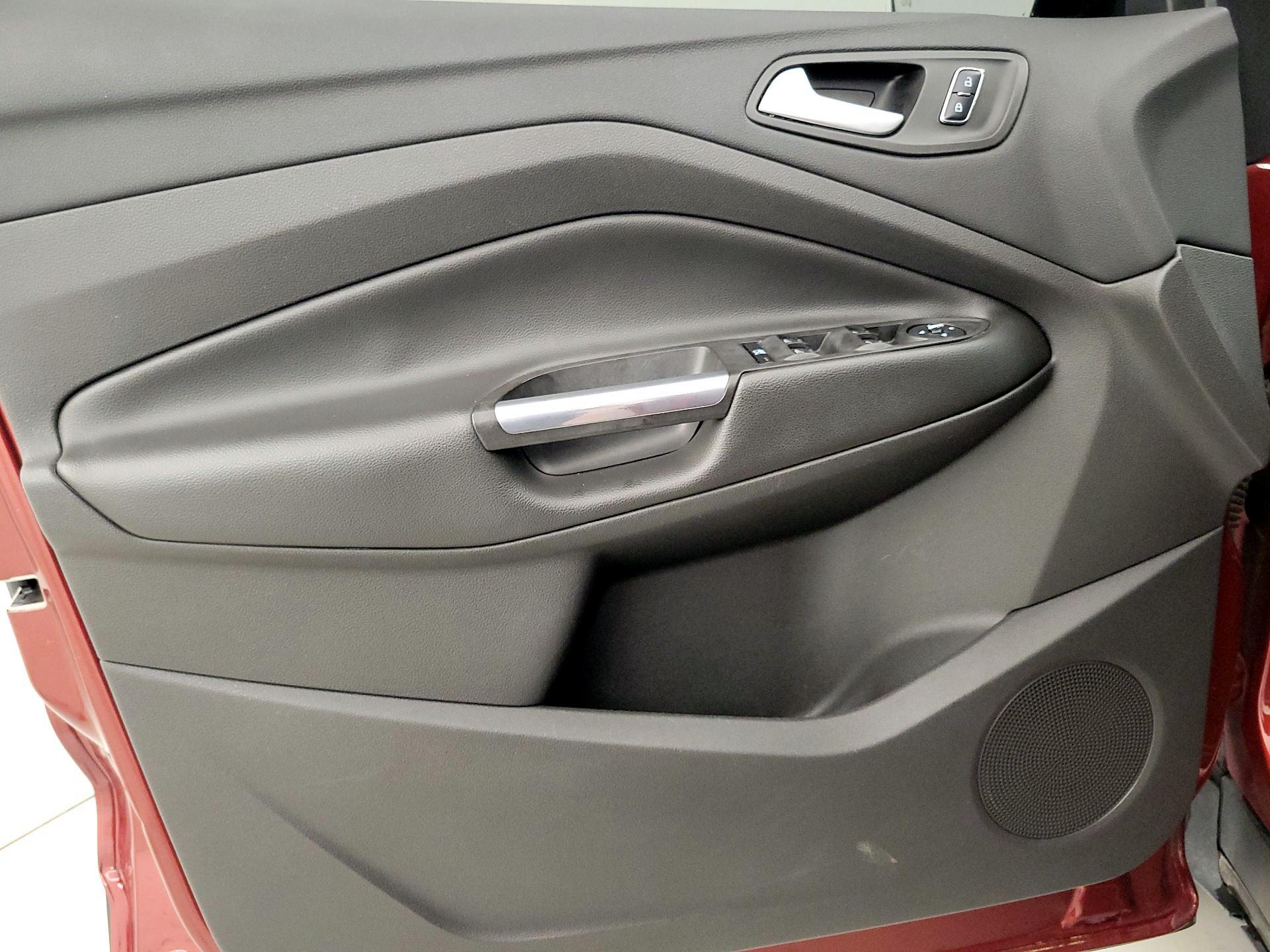 Thumbnail: 2016 Ford Escape - 12