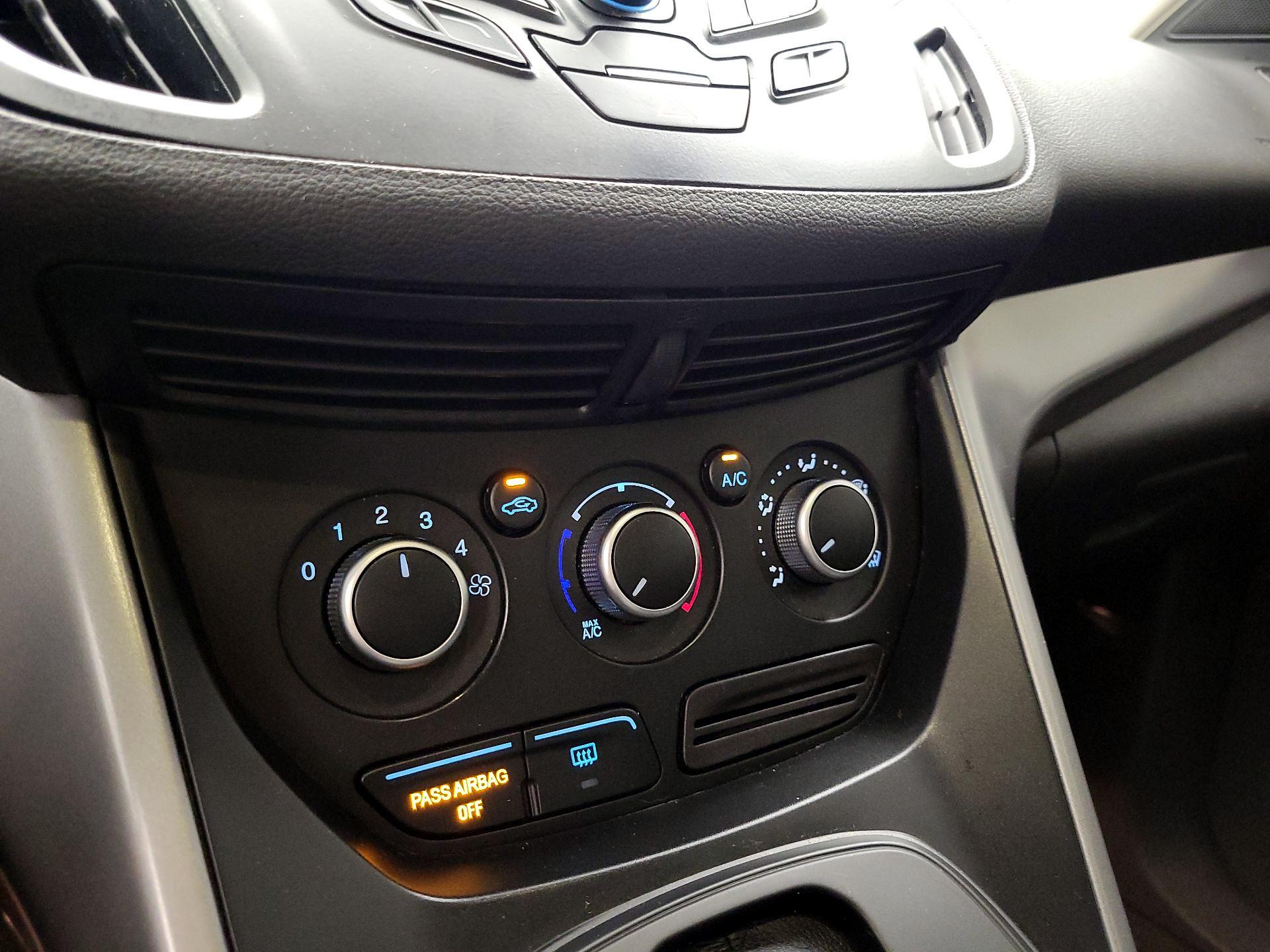 Thumbnail: 2016 Ford Escape - 16