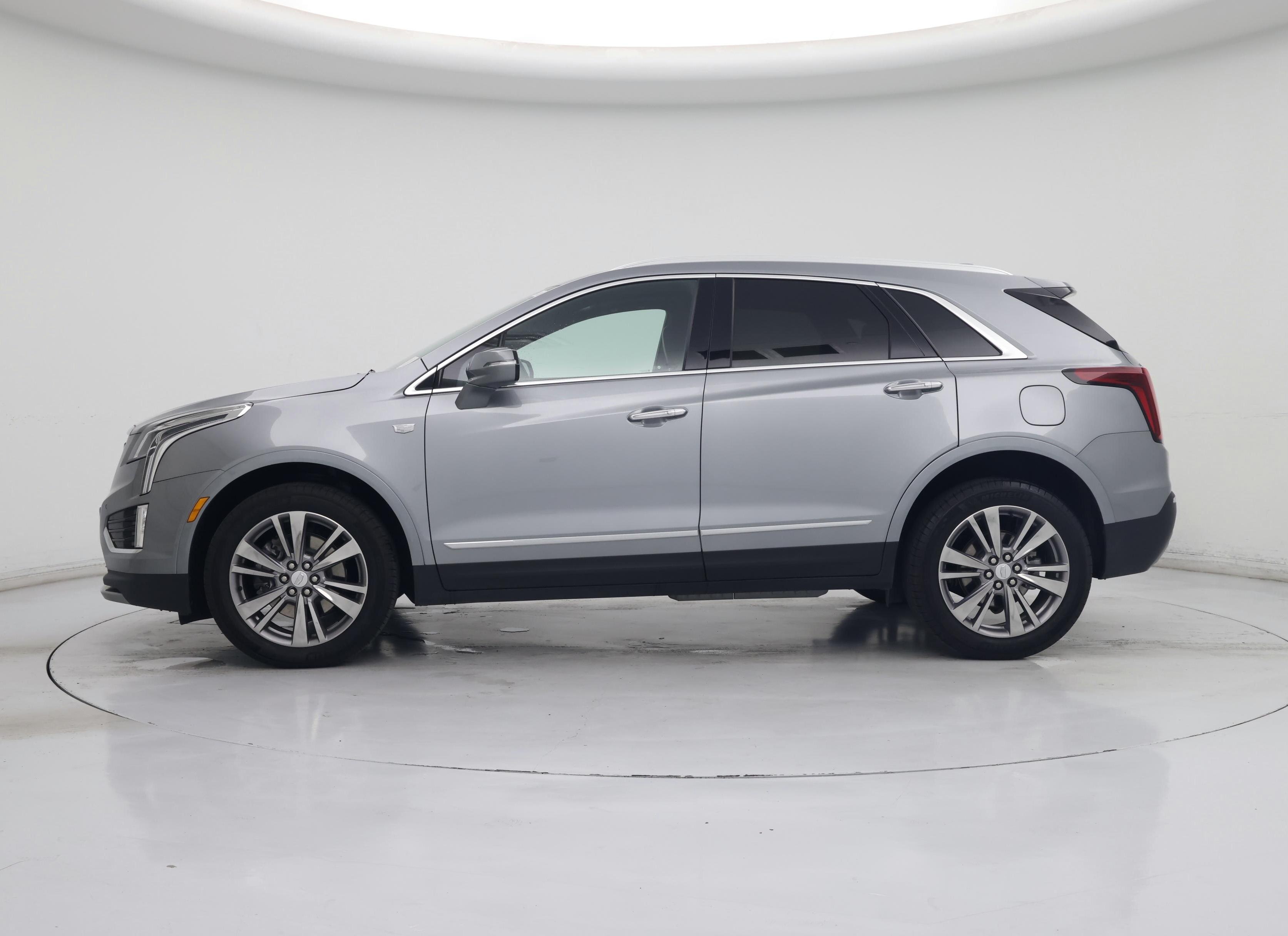 Thumbnail: 2025 Cadillac XT5 - 3