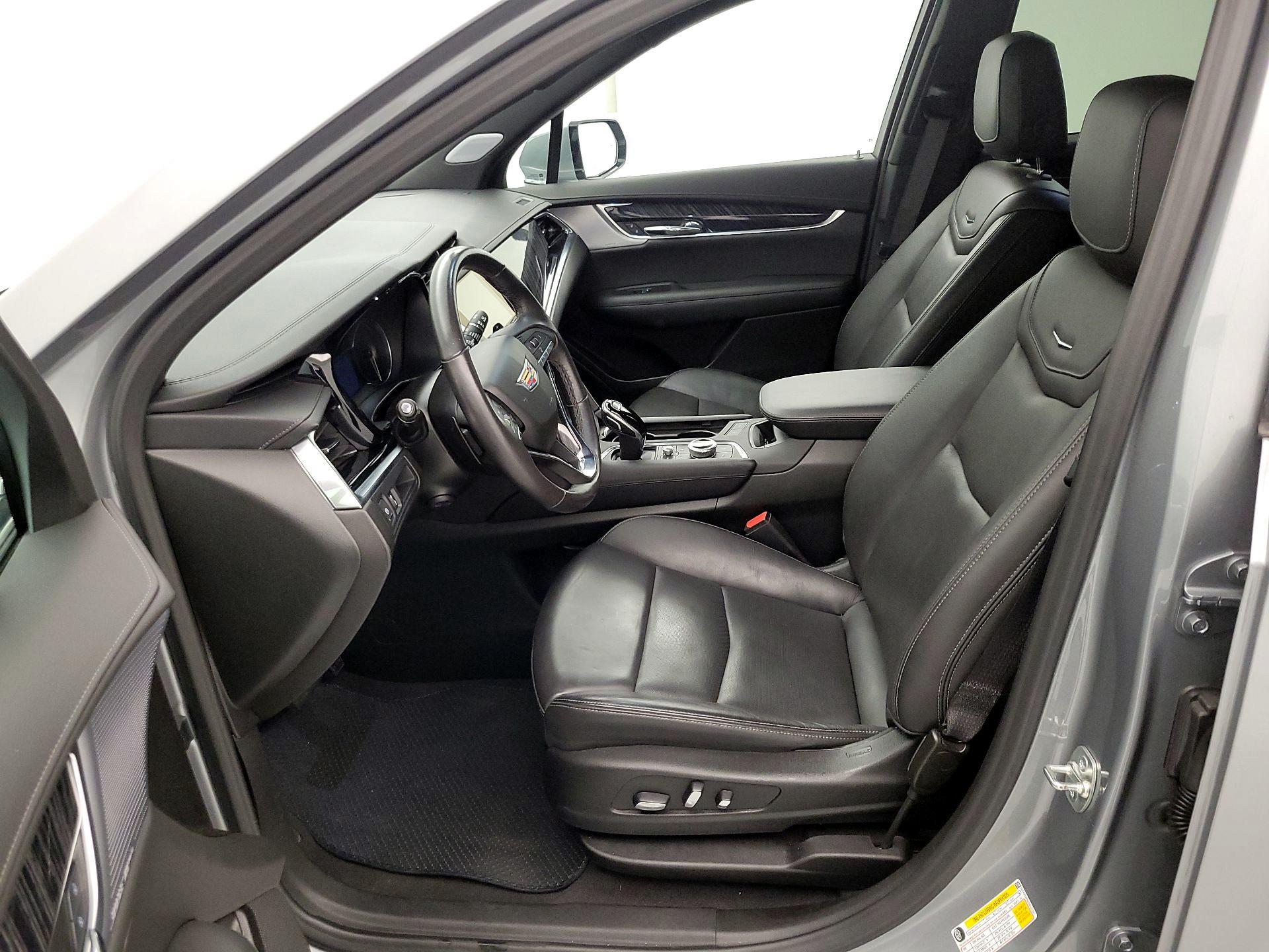 Thumbnail: 2025 Cadillac XT6 - 11