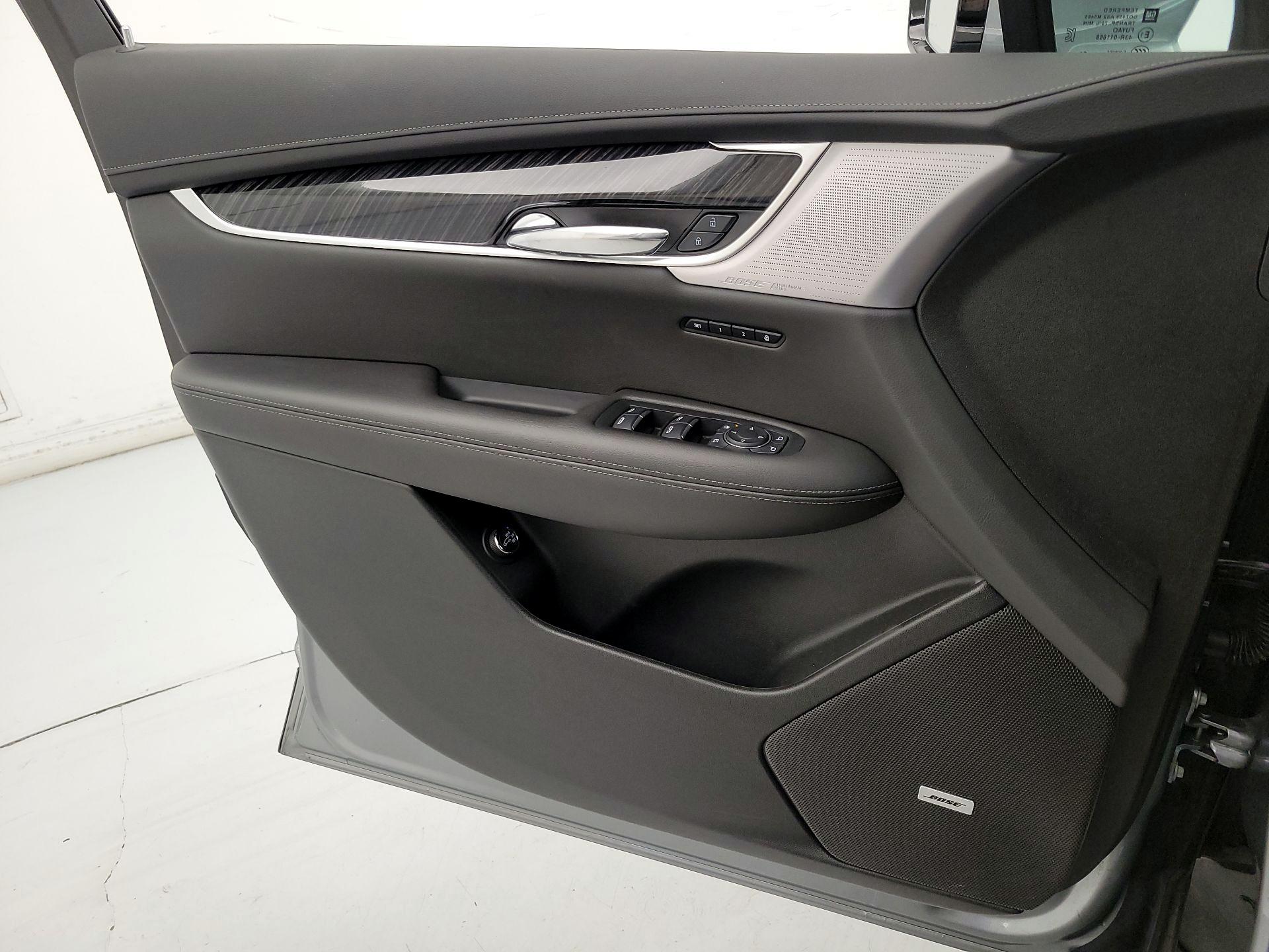 Thumbnail: 2025 Cadillac XT6 - 12