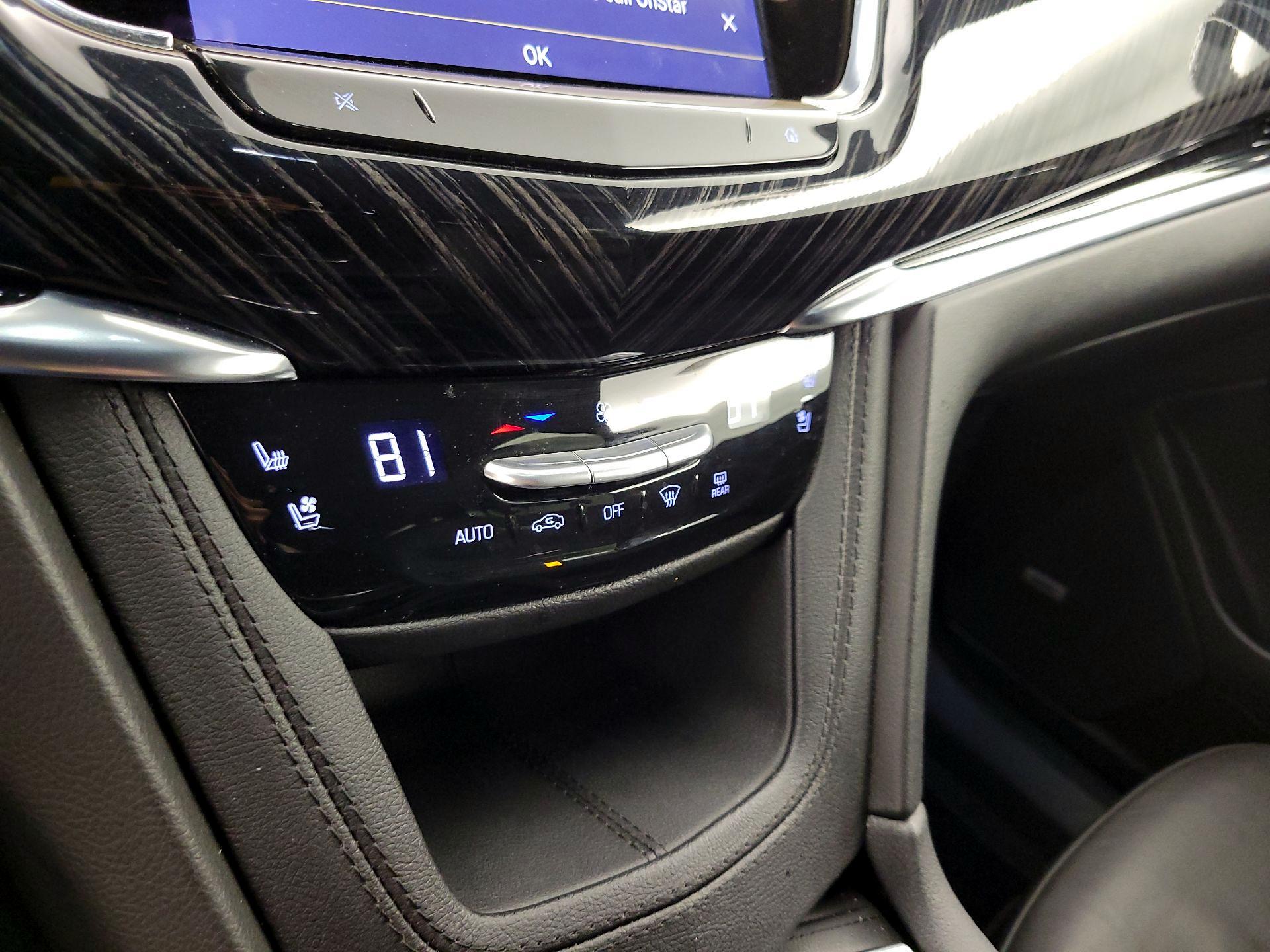 Thumbnail: 2025 Cadillac XT6 - 16