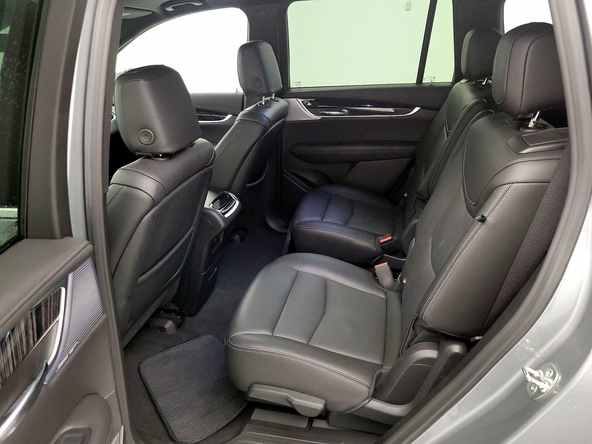 Thumbnail: 2025 Cadillac XT6 - 18