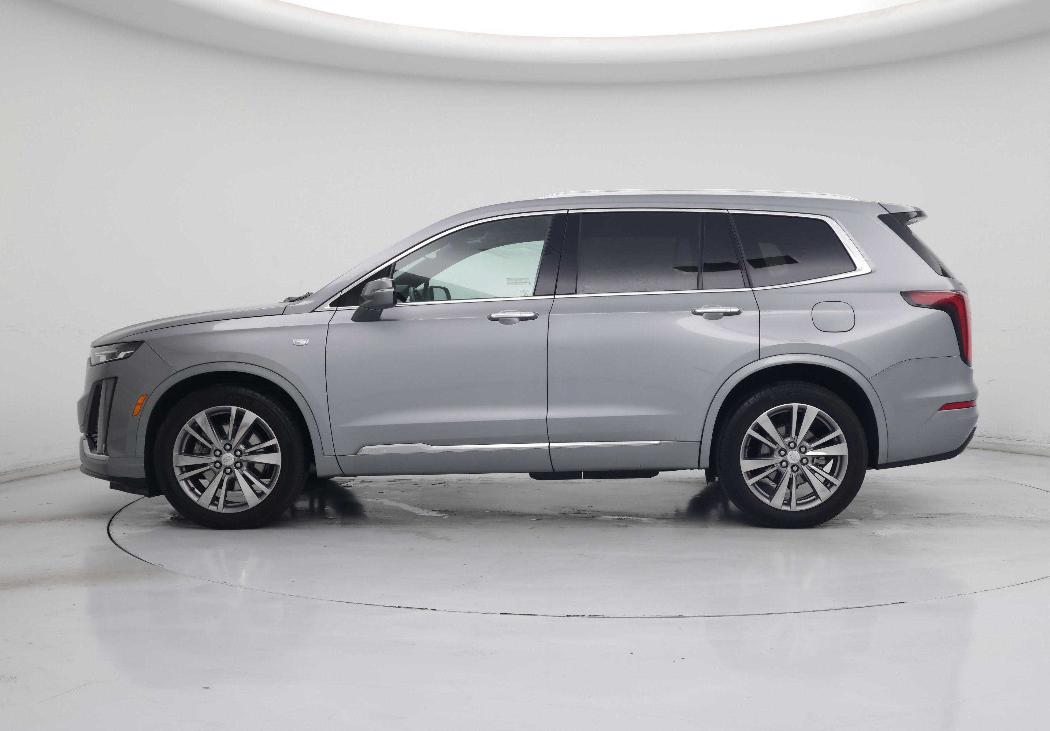 Thumbnail: 2025 Cadillac XT6 - 3