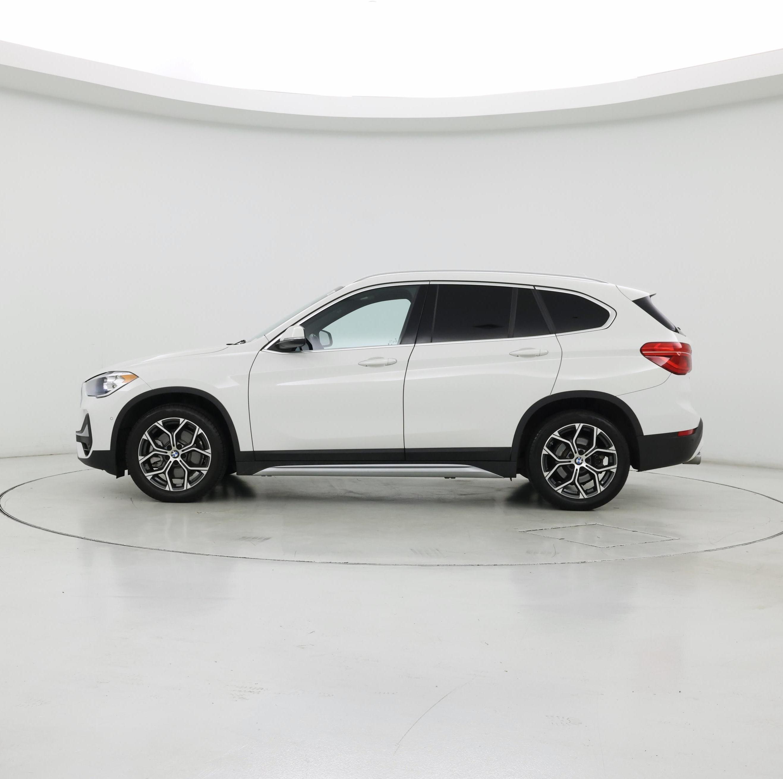 Thumbnail: 2021 BMW X1 - 3