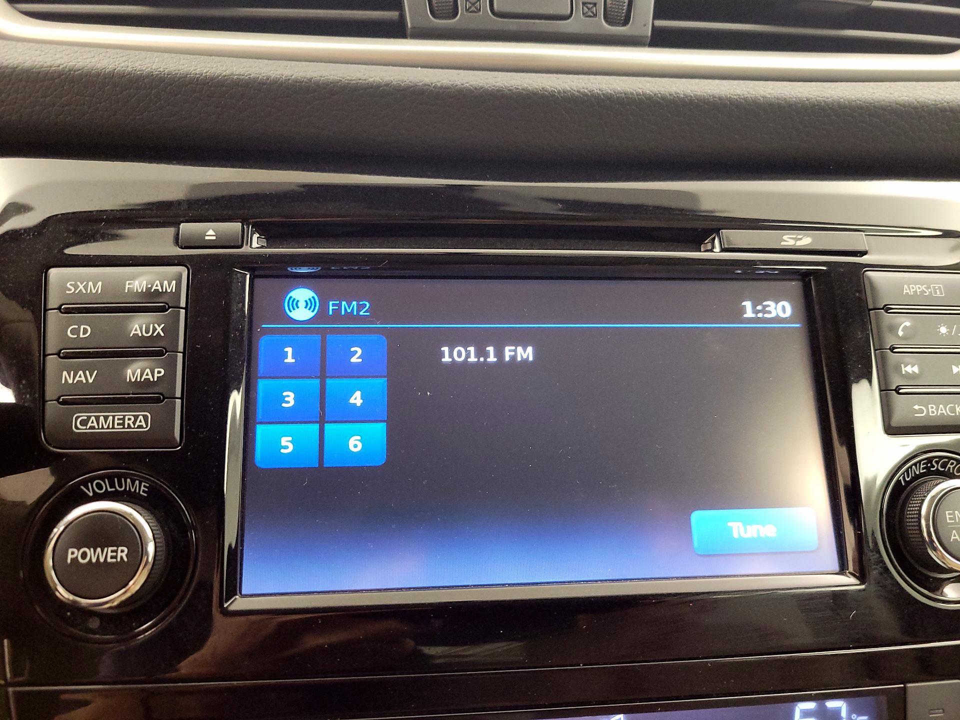 Thumbnail: 2015 Nissan Rogue - 16