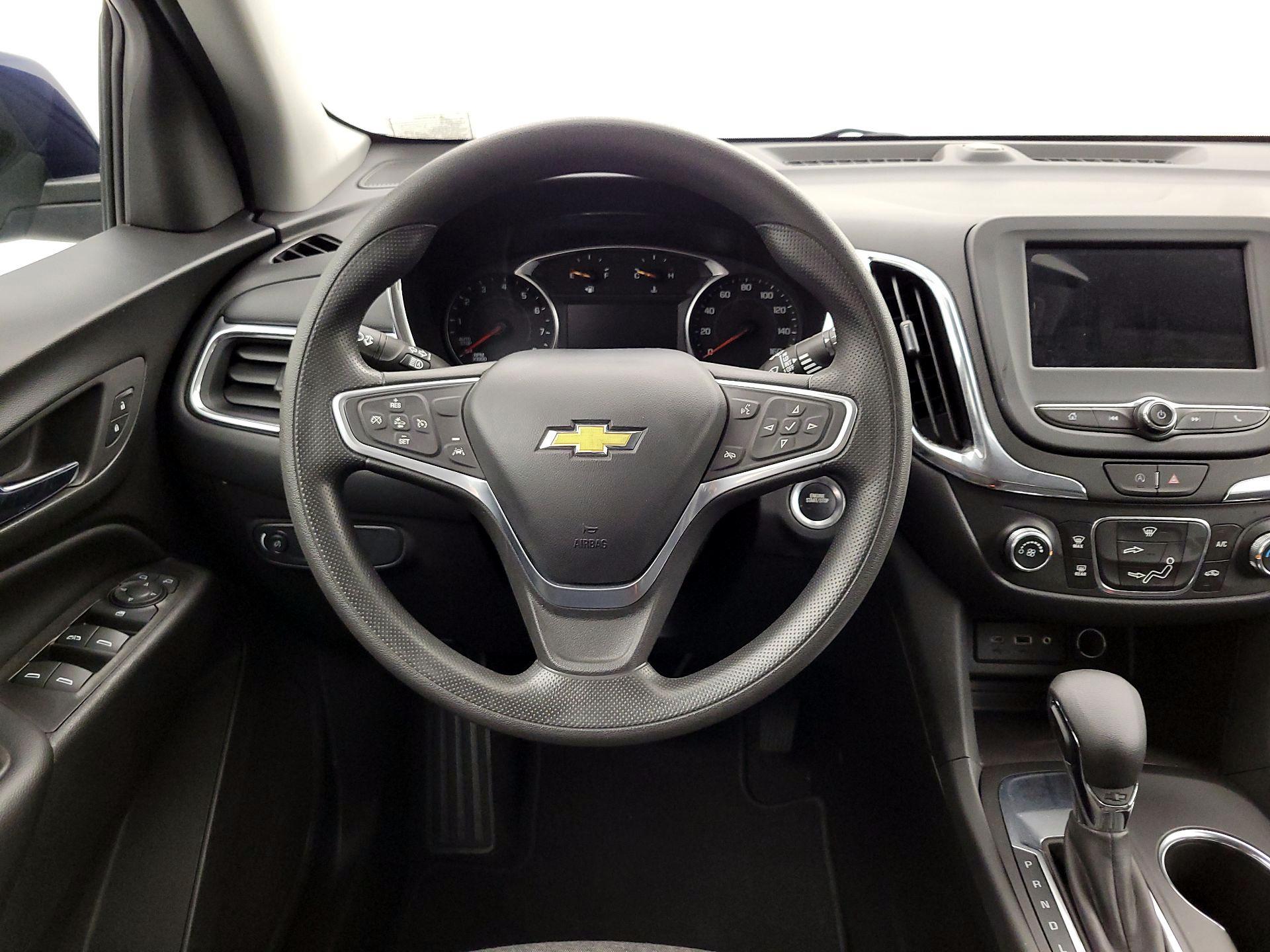 Thumbnail: 2022 Chevrolet Equinox - 10