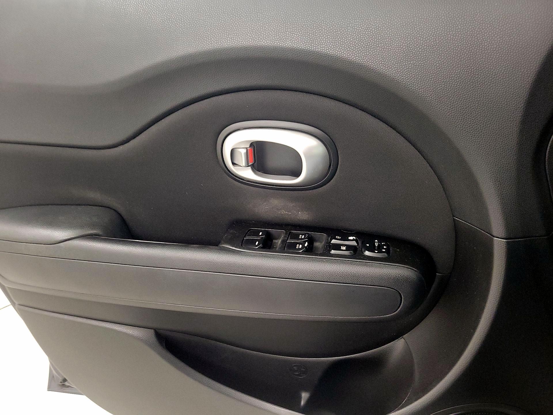 Thumbnail: 2015 Kia Soul - 12