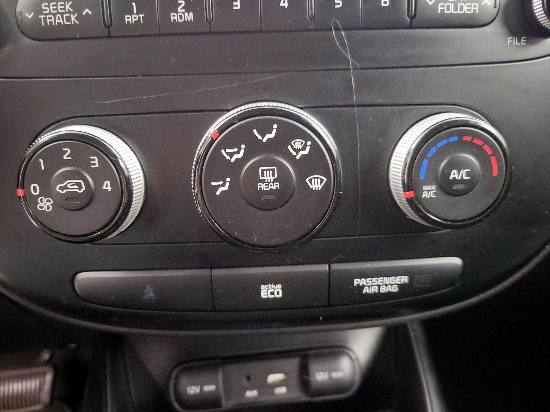 Thumbnail: 2015 Kia Soul - 15