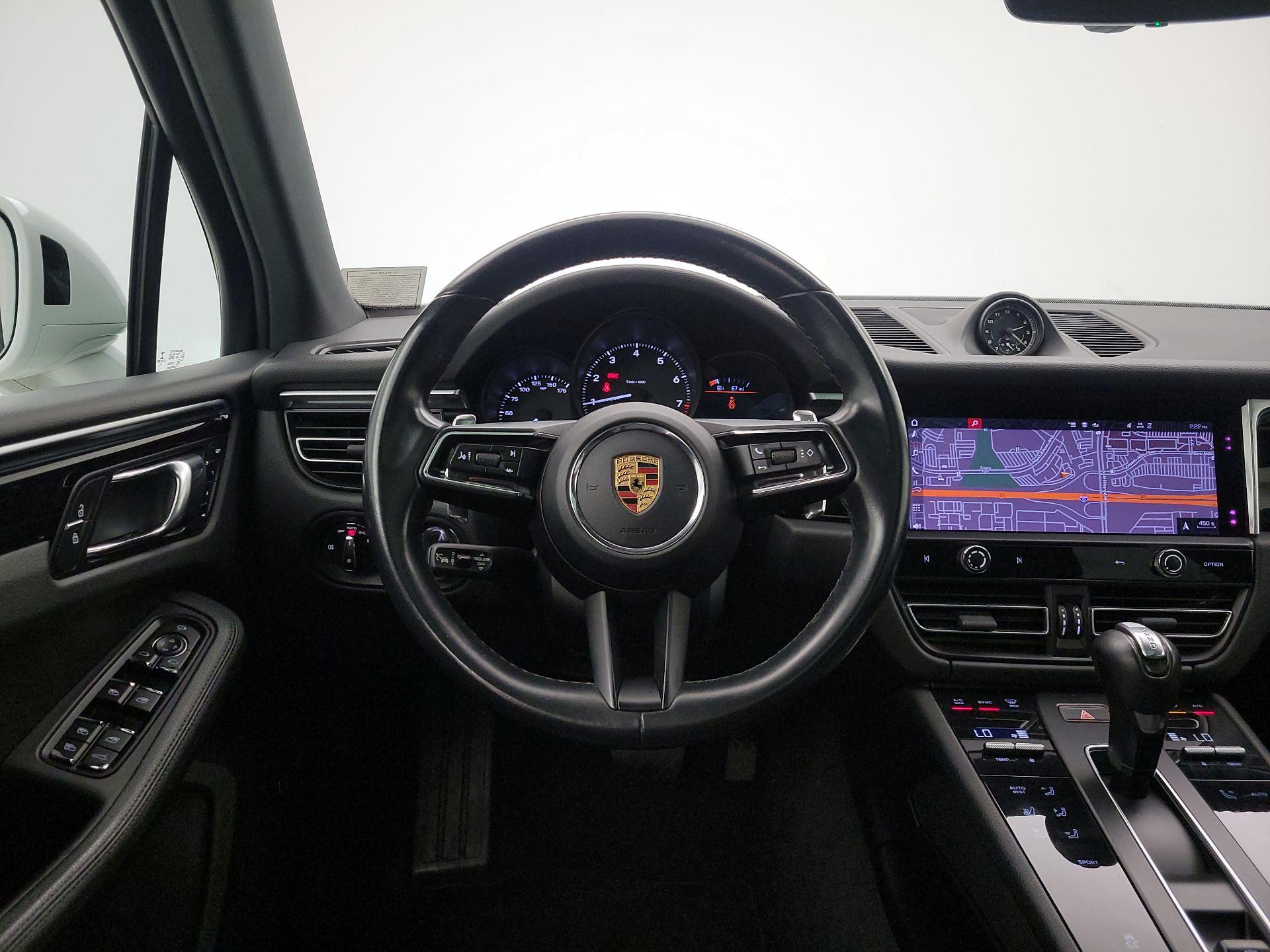 Thumbnail: 2022 Porsche Macan - 10