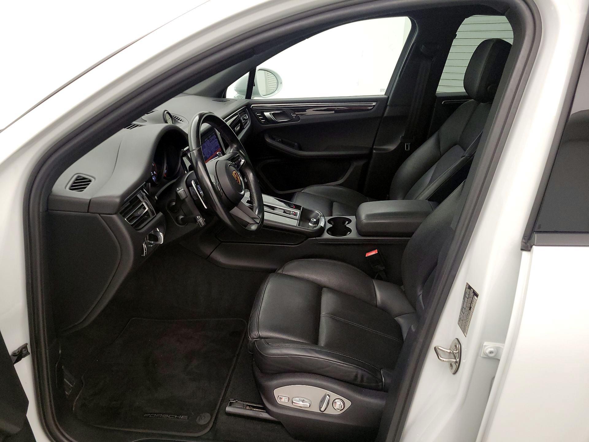 Thumbnail: 2022 Porsche Macan - 11