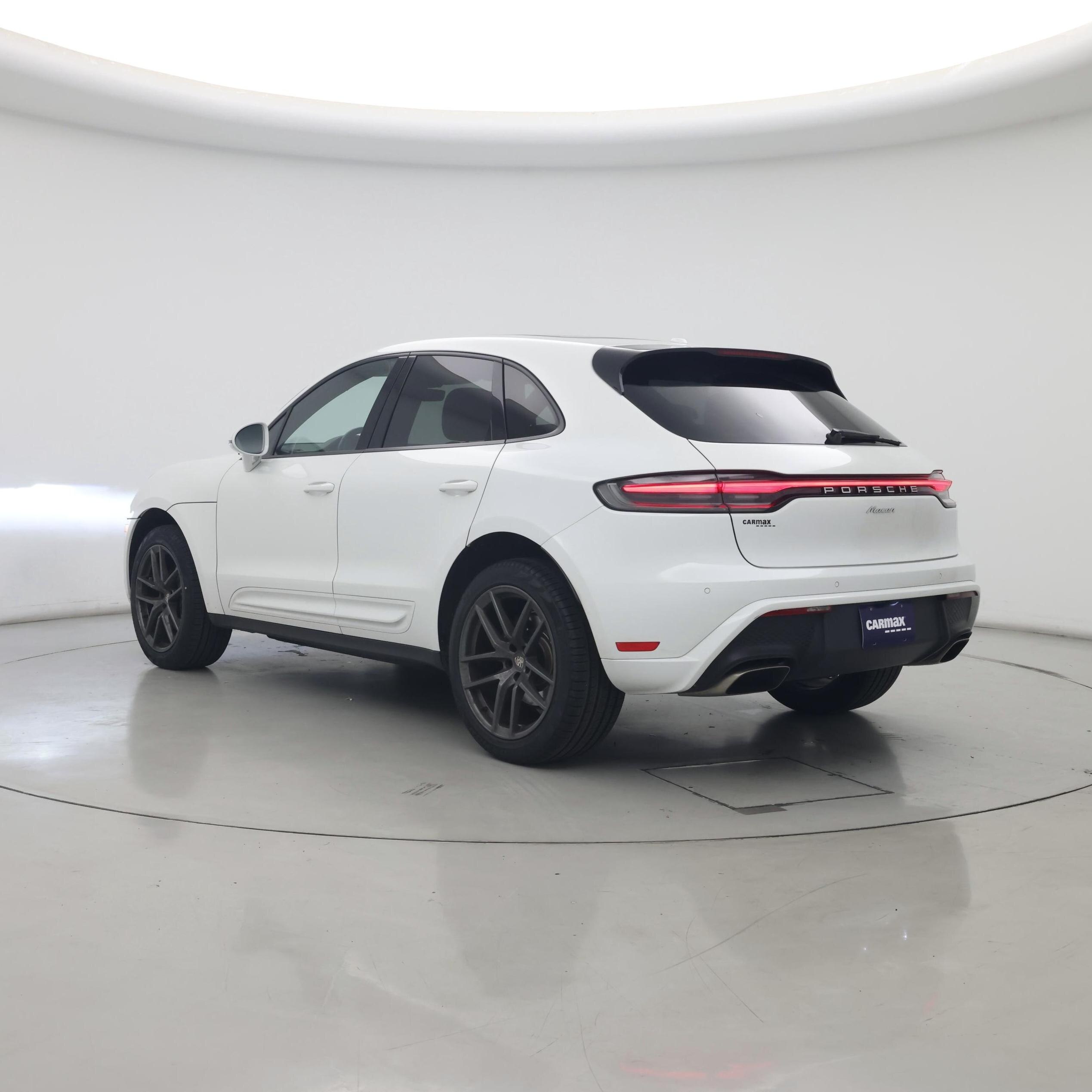 Thumbnail: 2022 Porsche Macan - 2