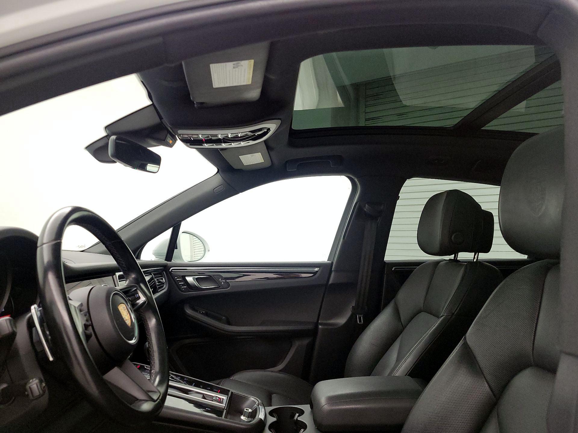 Thumbnail: 2022 Porsche Macan - 20