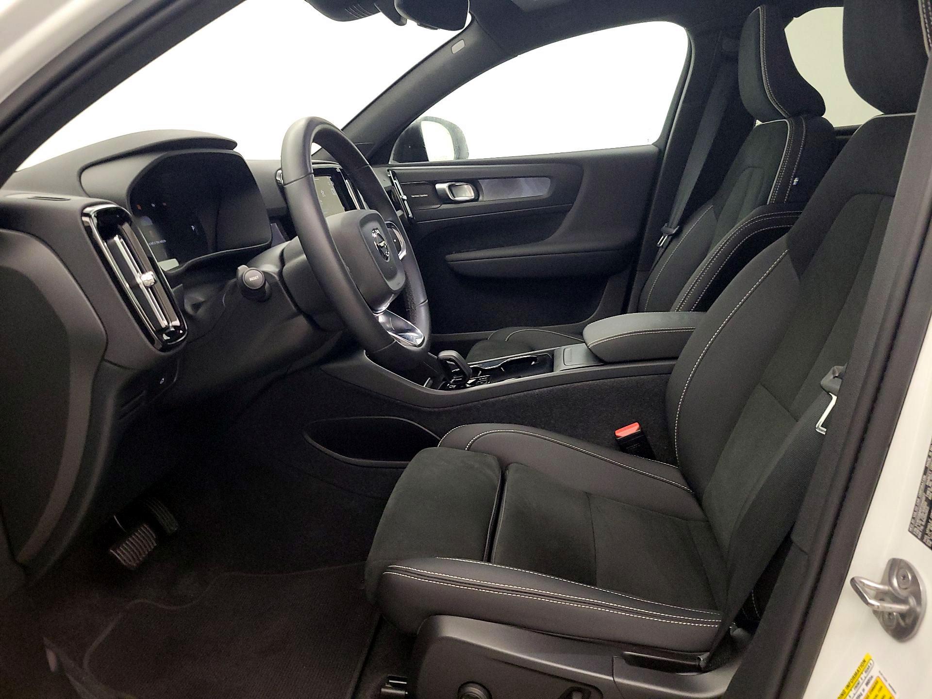 Thumbnail: 2023 Volvo C40 - 11